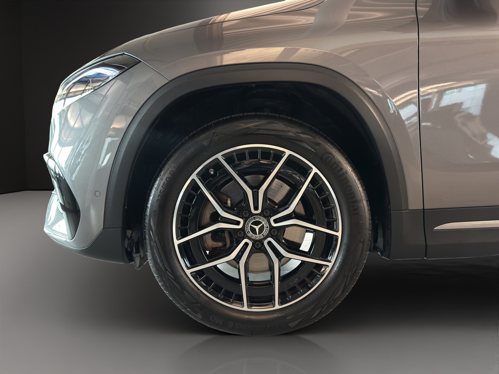 MERCEDES-BENZ EQA 300 AMG Line 4Matic - 8