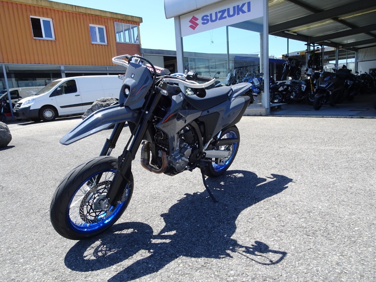 SUZUKI DR-Z 4 SM Fun - 4