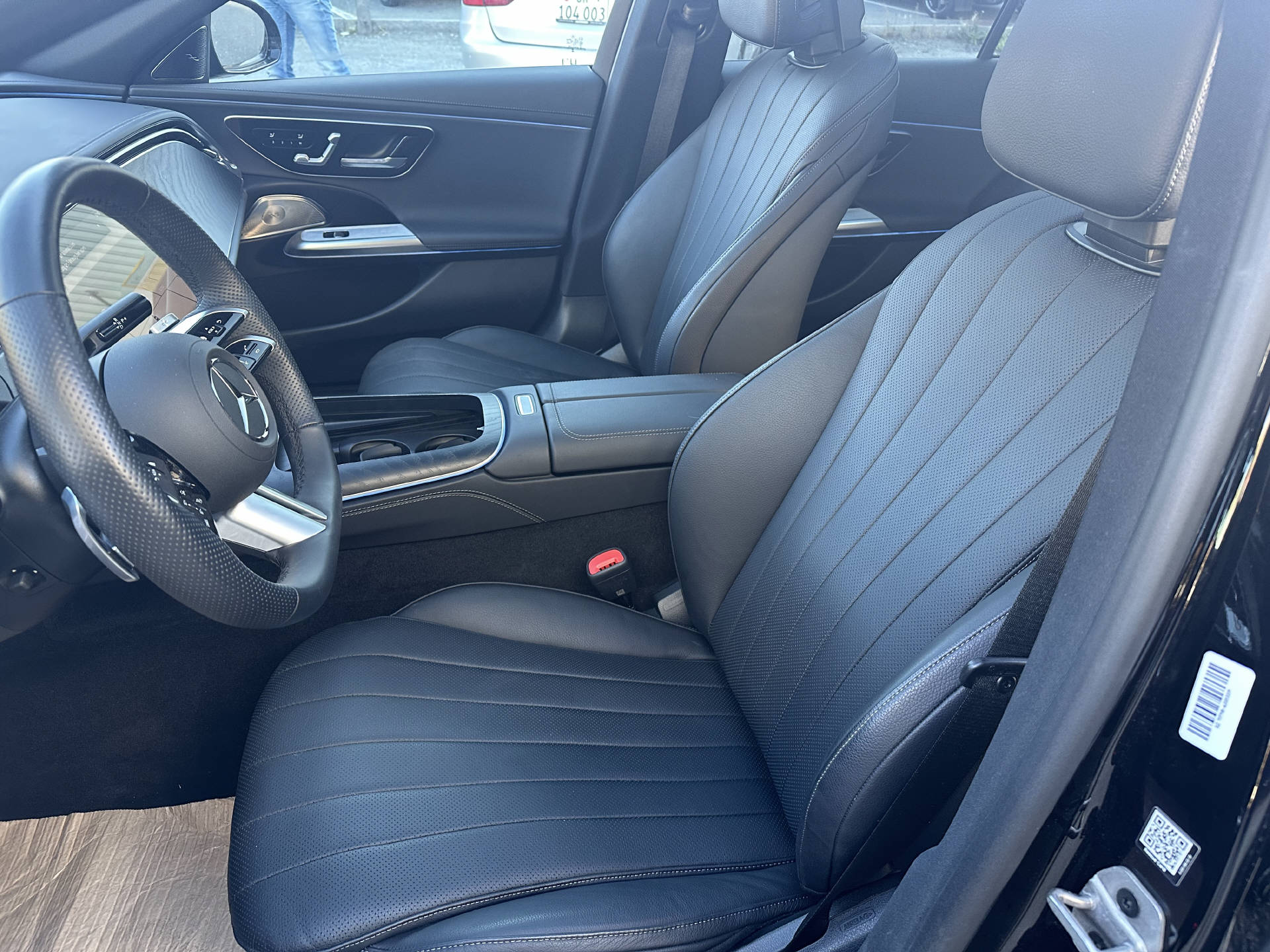 MERCEDES-BENZ E 220 d AMG Line 4matic Kombi - 11