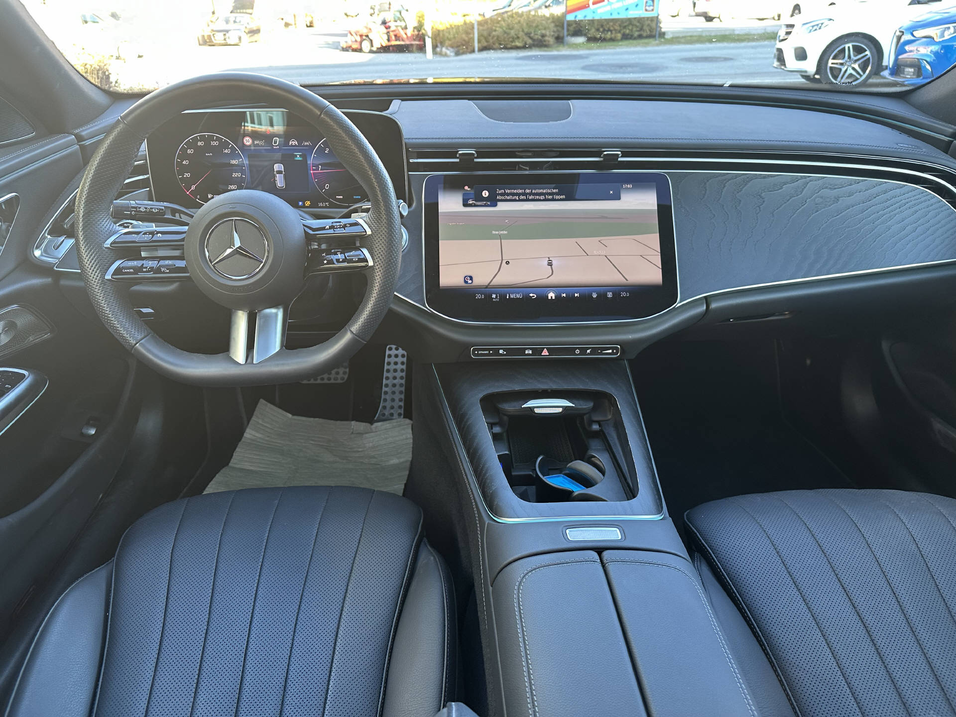 MERCEDES-BENZ E 220 d AMG Line 4matic Kombi - 10