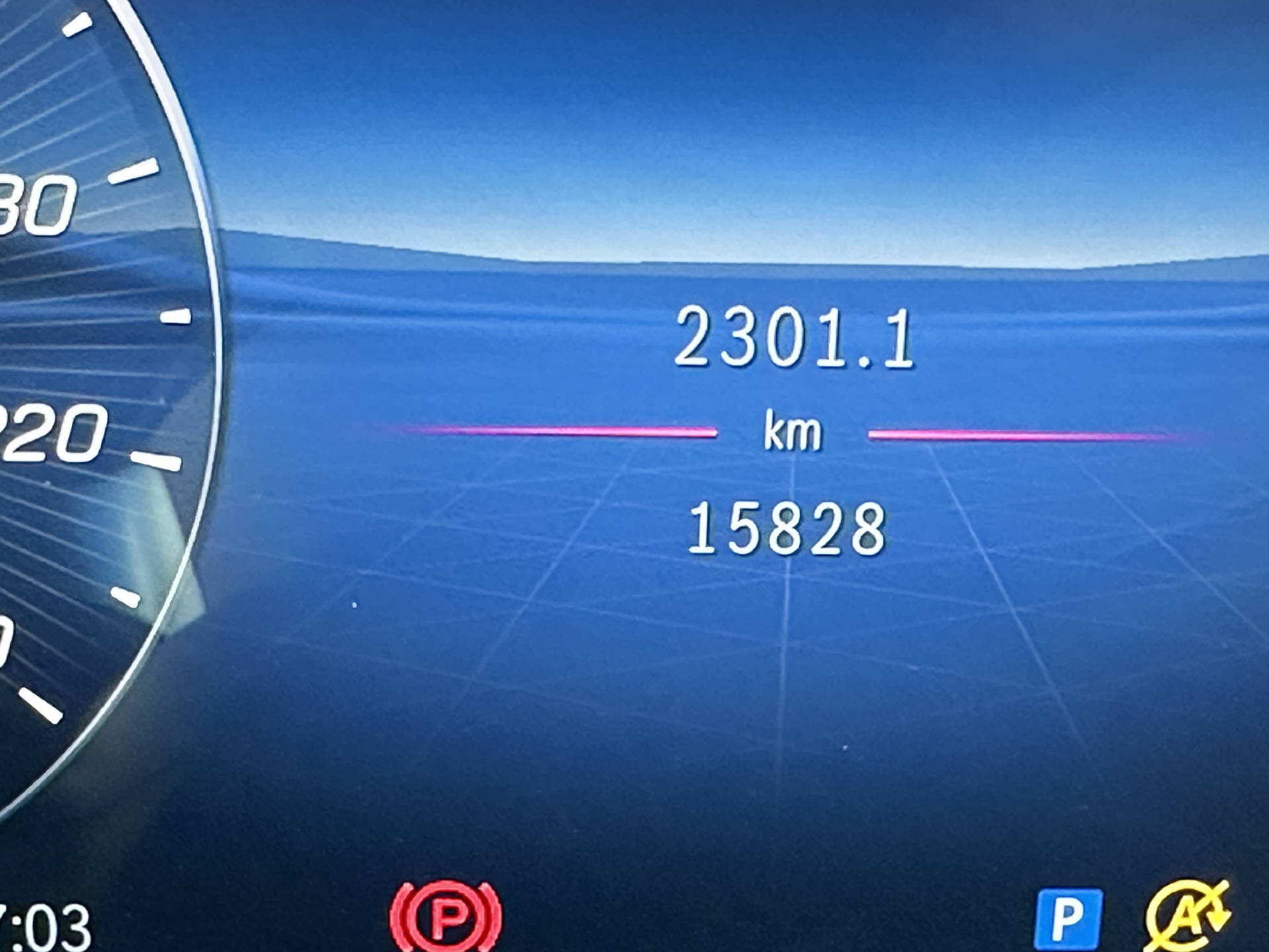 MERCEDES-BENZ E 220 d AMG Line 4matic Kombi - 16