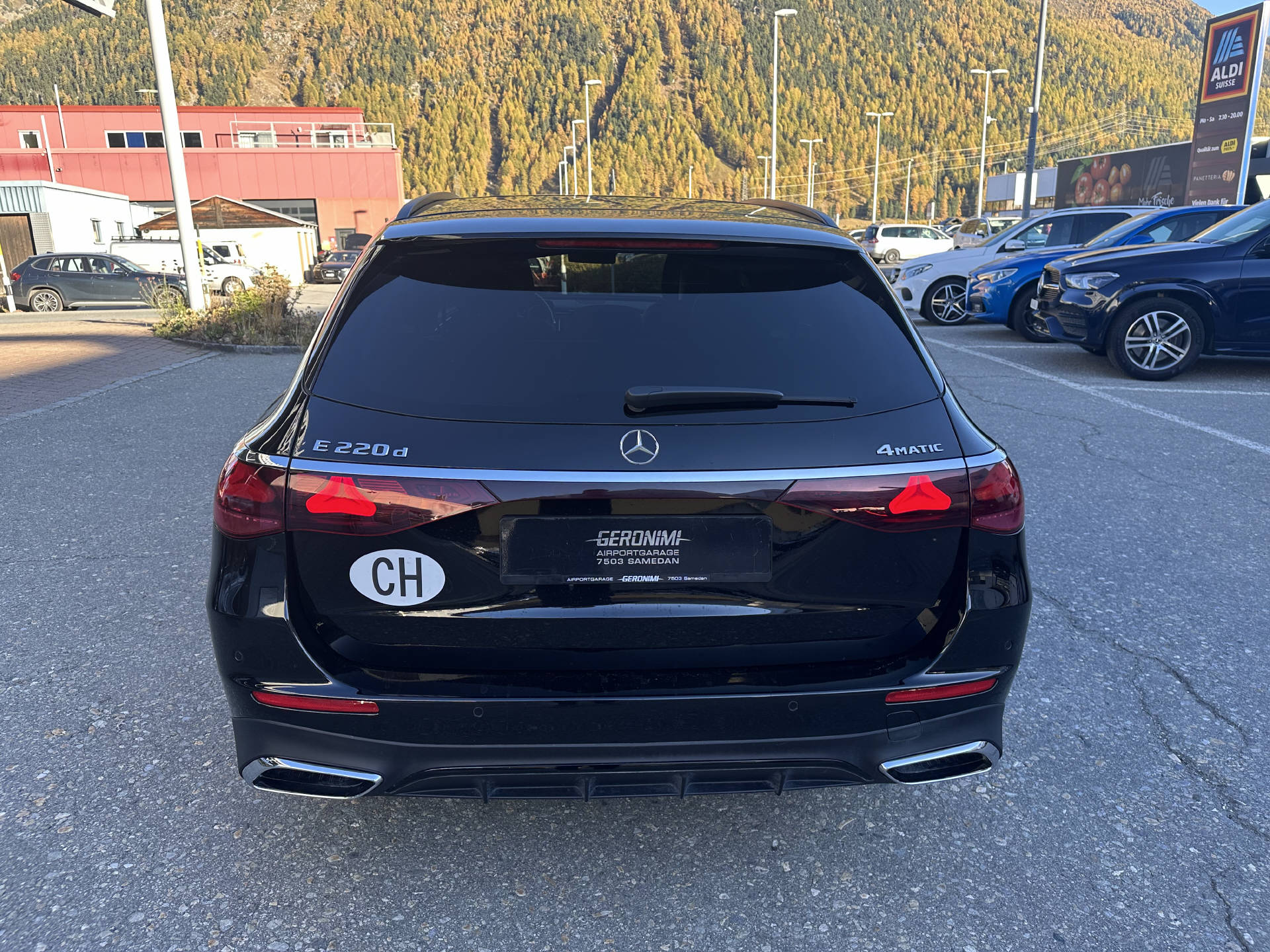 MERCEDES-BENZ E 220 d AMG Line 4matic Kombi - 8