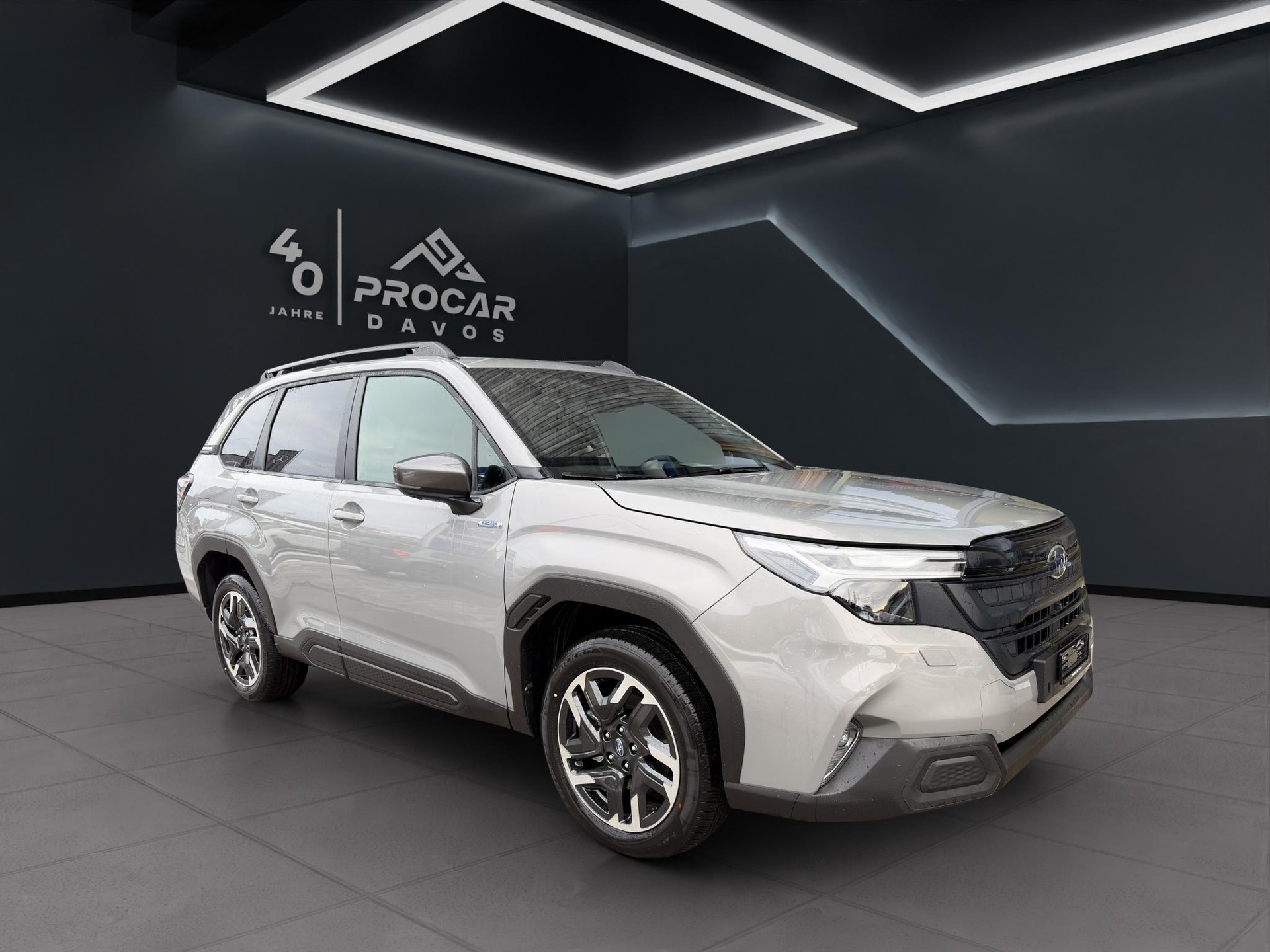 SUBARU Forester Station 2.0i e-Boxer Swiss Plus