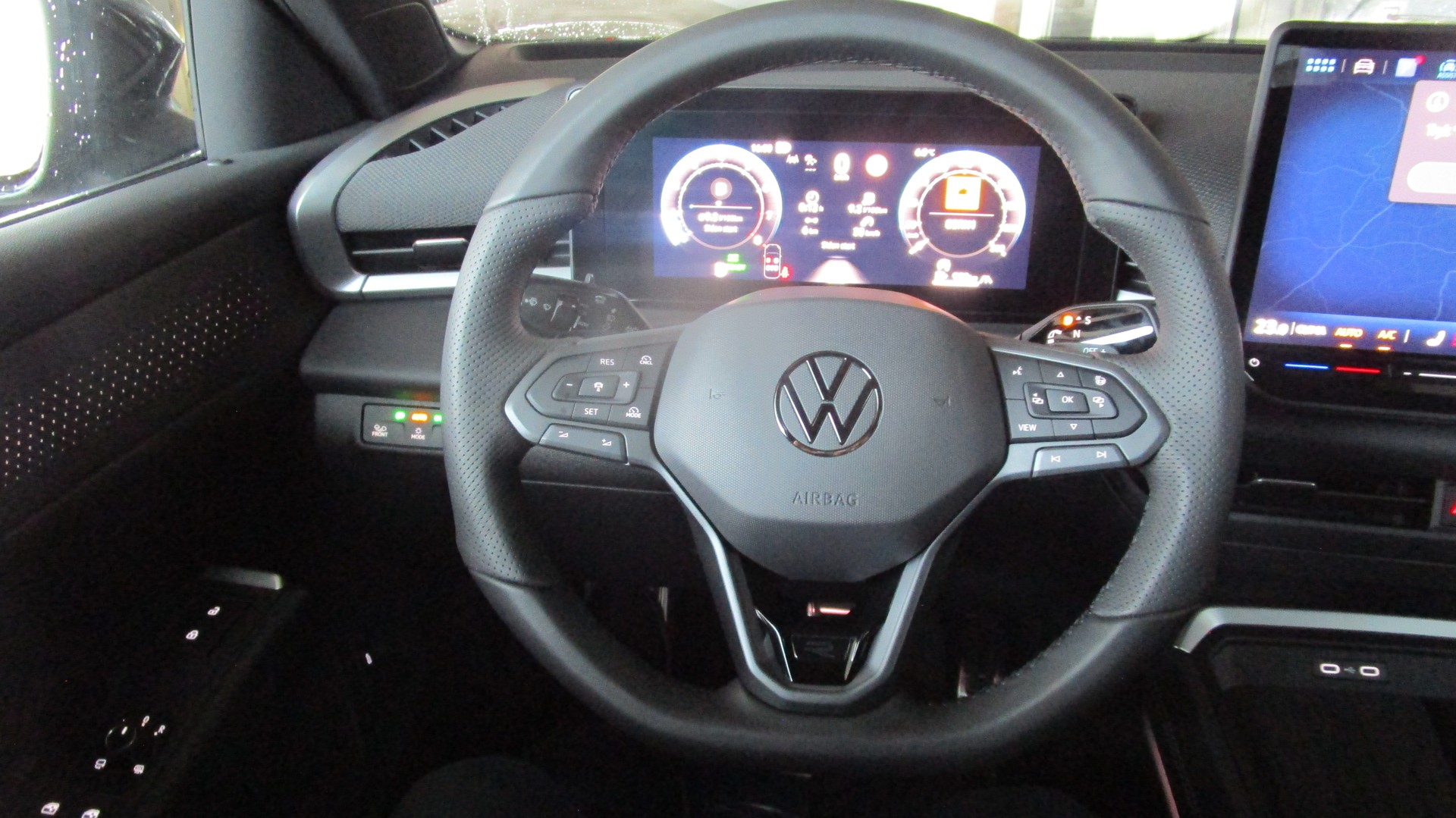 VW T-Roc 1.5 eTSI mHEV R-Line DSG - 12