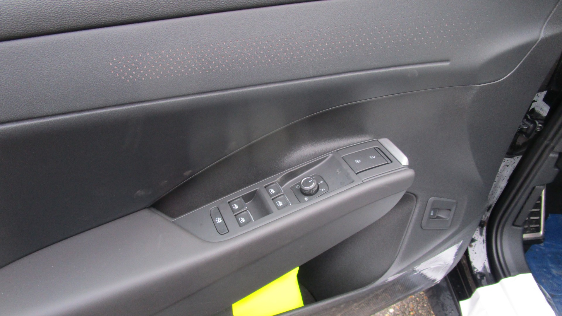 VW T-Roc 1.5 eTSI mHEV R-Line DSG - 9