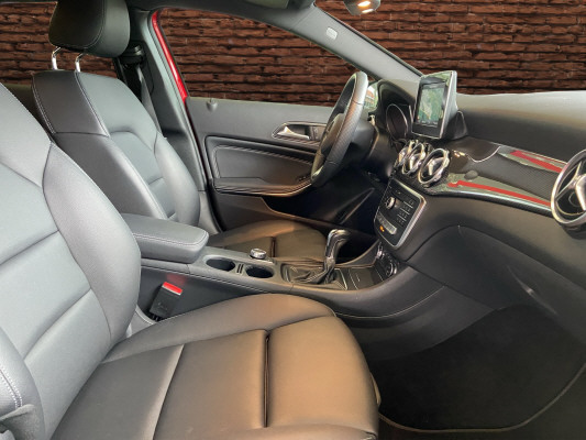 MERCEDES-BENZ GLA 200 Night Star - 11