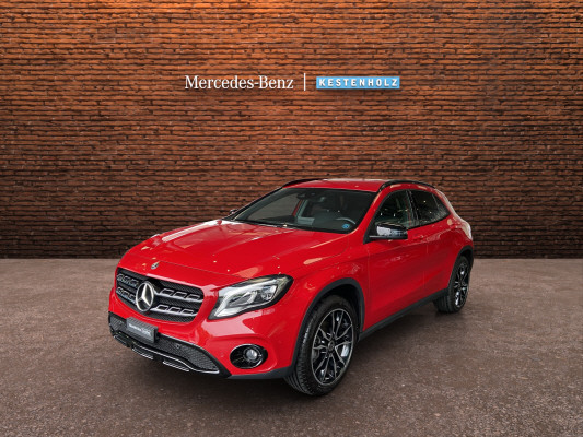 MERCEDES-BENZ GLA 200 Night Star