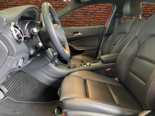 MERCEDES-BENZ GLA 200 Night Star - 10