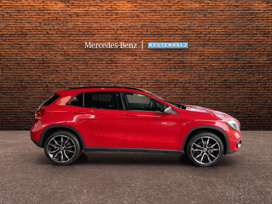MERCEDES-BENZ GLA 200 Night Star - 3
