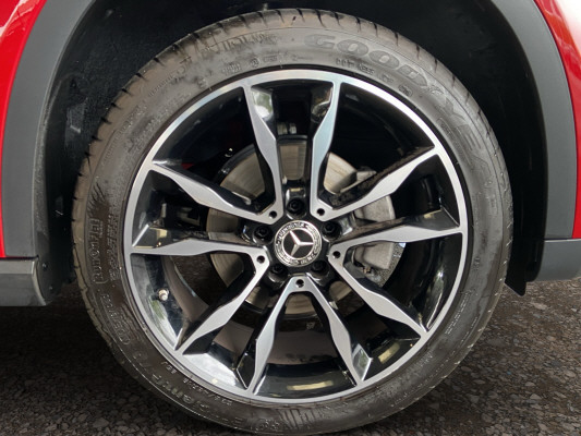 MERCEDES-BENZ GLA 200 Night Star - 8