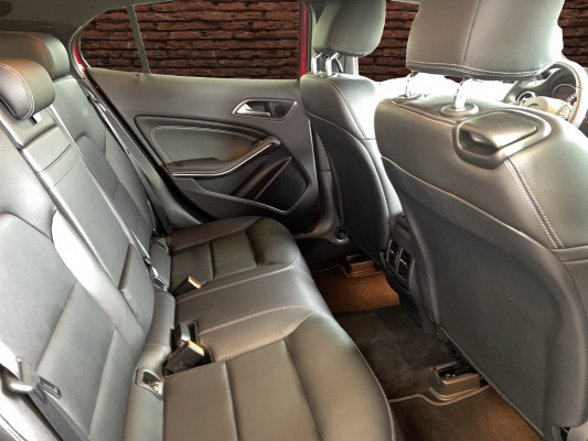 MERCEDES-BENZ GLA 200 Night Star - 12