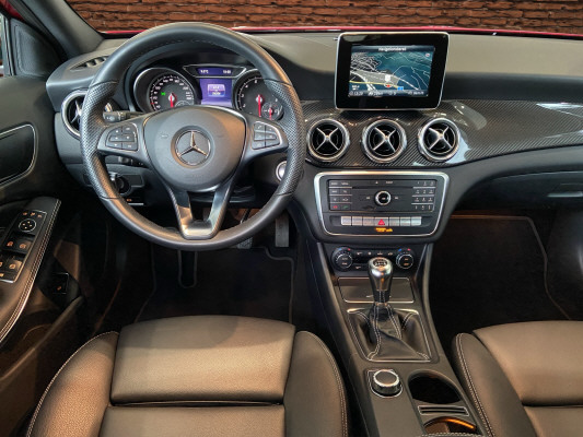 MERCEDES-BENZ GLA 200 Night Star - 9