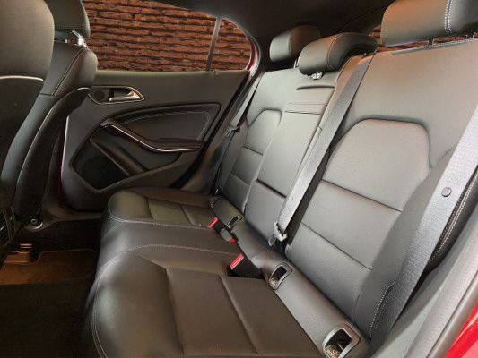 MERCEDES-BENZ GLA 200 Night Star - 13