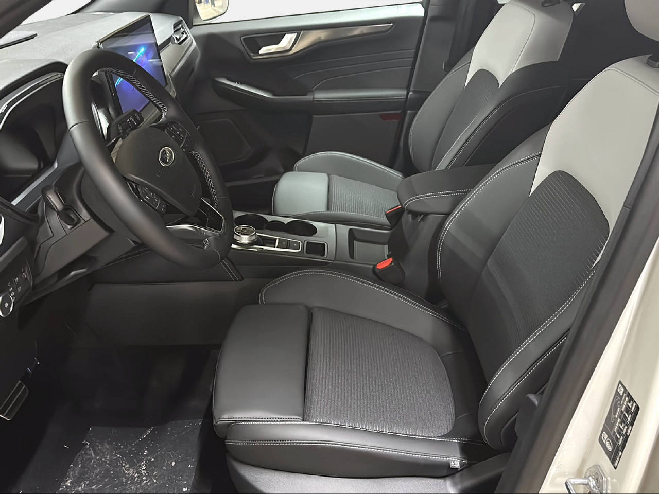 FORD Kuga 2.5 Plug-in Hybrid Sound Edition - 14