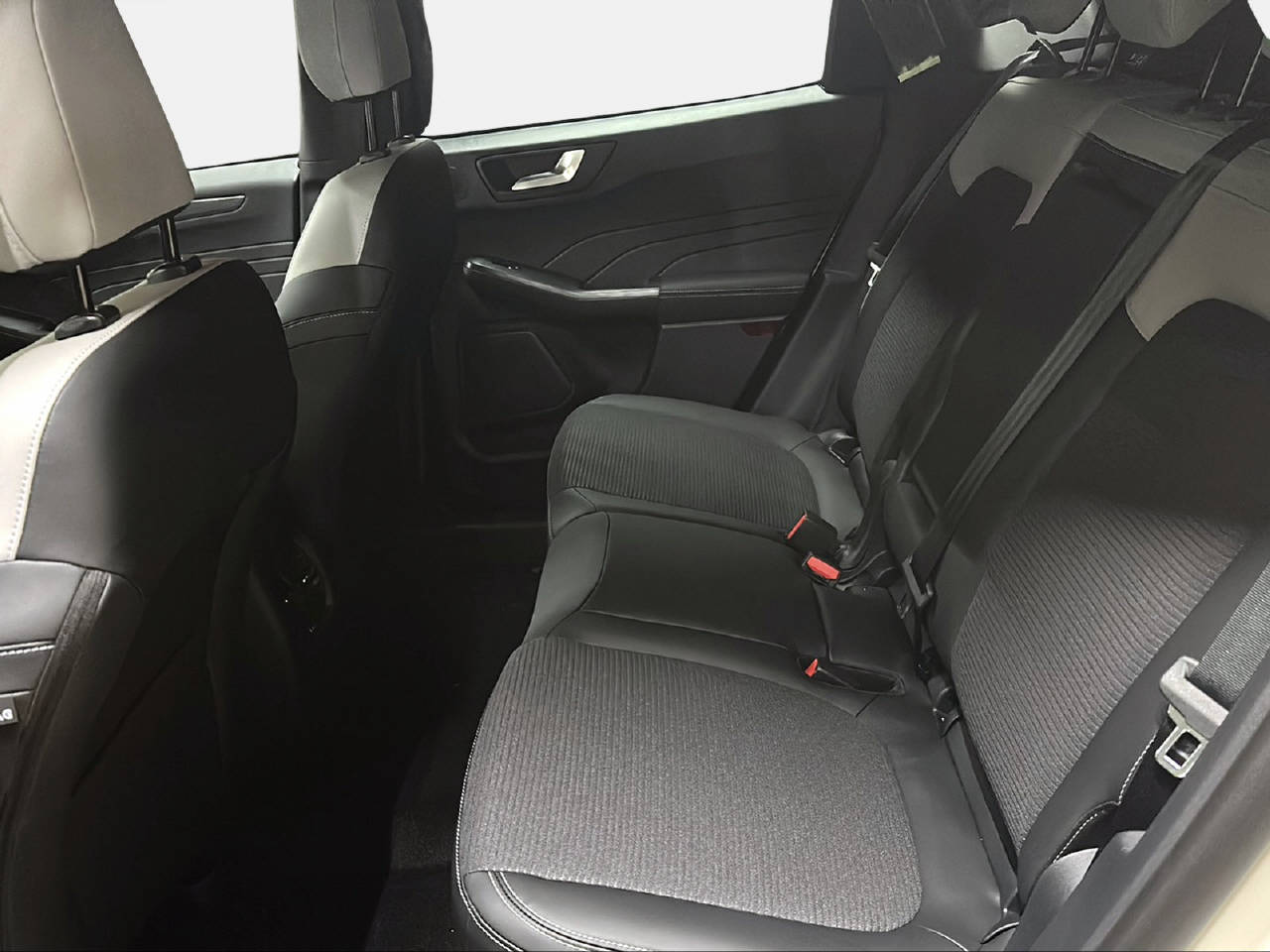 FORD Kuga 2.5 Plug-in Hybrid Sound Edition - 11