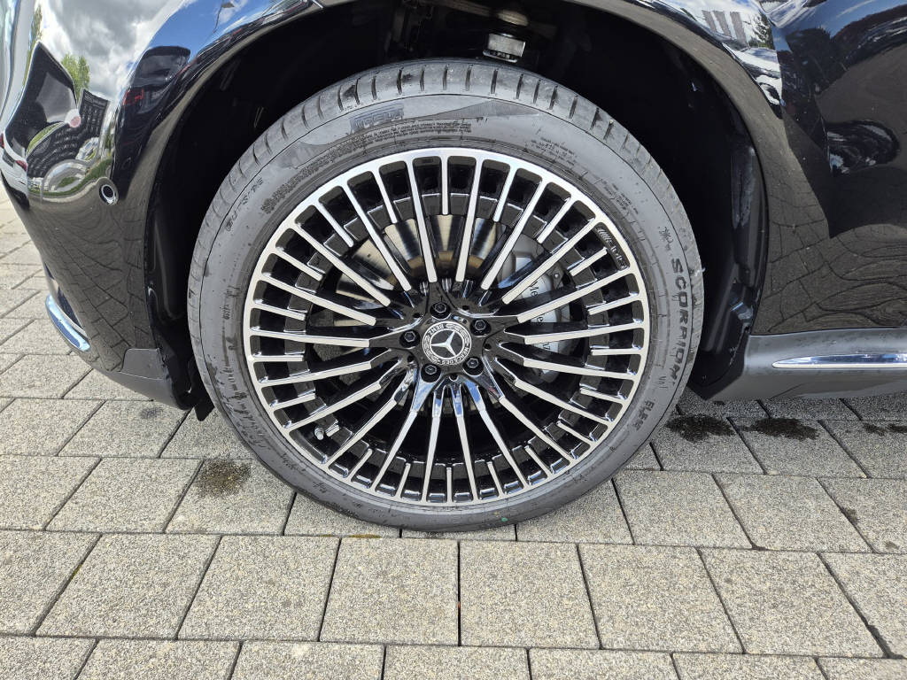 MERCEDES-BENZ EQC 400 4Matic AMG Line - 9