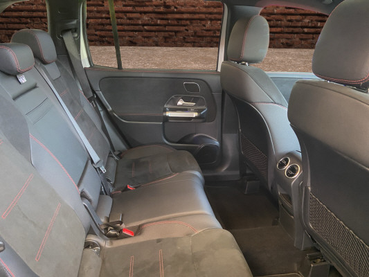 MERCEDES-BENZ GLB 250 4Matic 8G-Tronic - 14