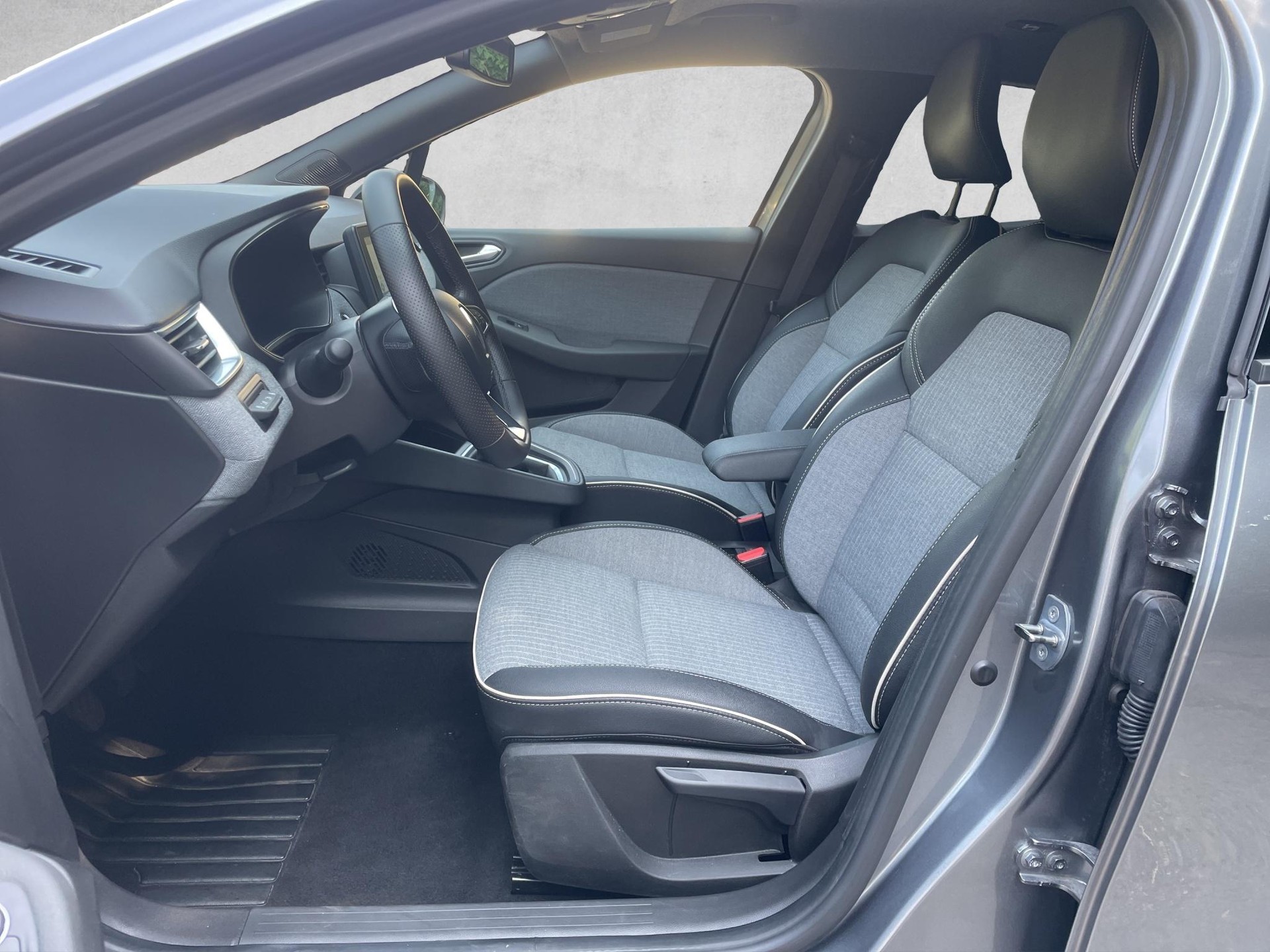 RENAULT Clio 1.0 TCe techno - 13