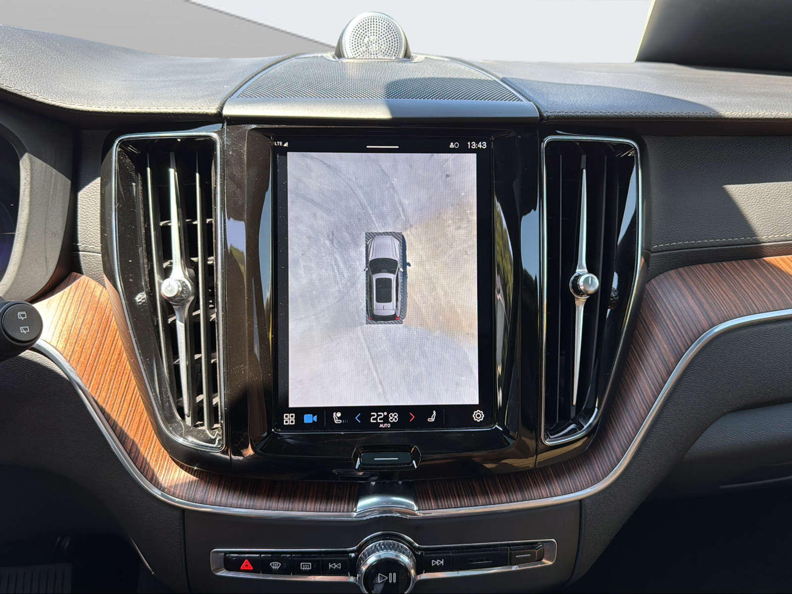 VOLVO XC60 T8 eAWD PluginHybrid Xcentric Geartronic - 13