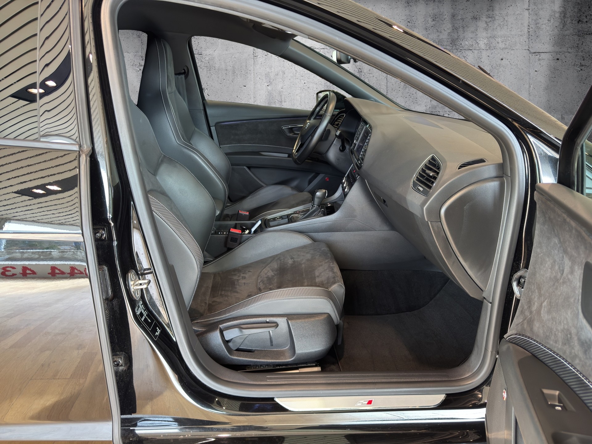 SEAT Leon ST 2.0 TSI Cupra 300 4 Drive DSG - 11