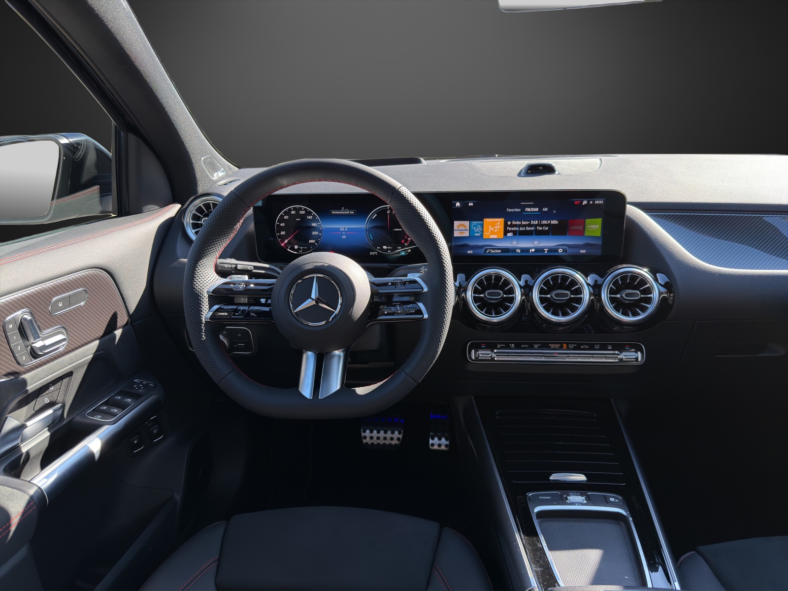 MERCEDES-BENZ GLA 250 e EQ Star 8G-DCT - 10