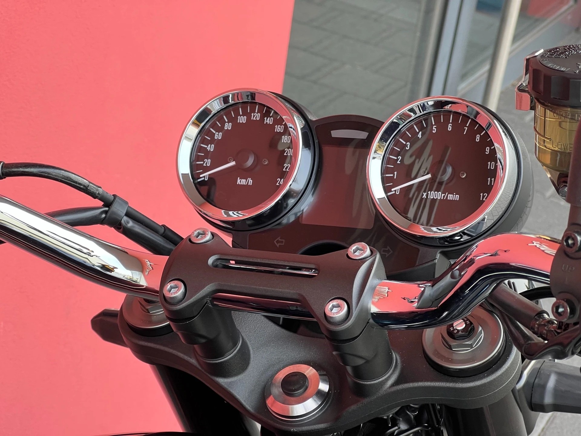 KAWASAKI Z 900 RS - 11