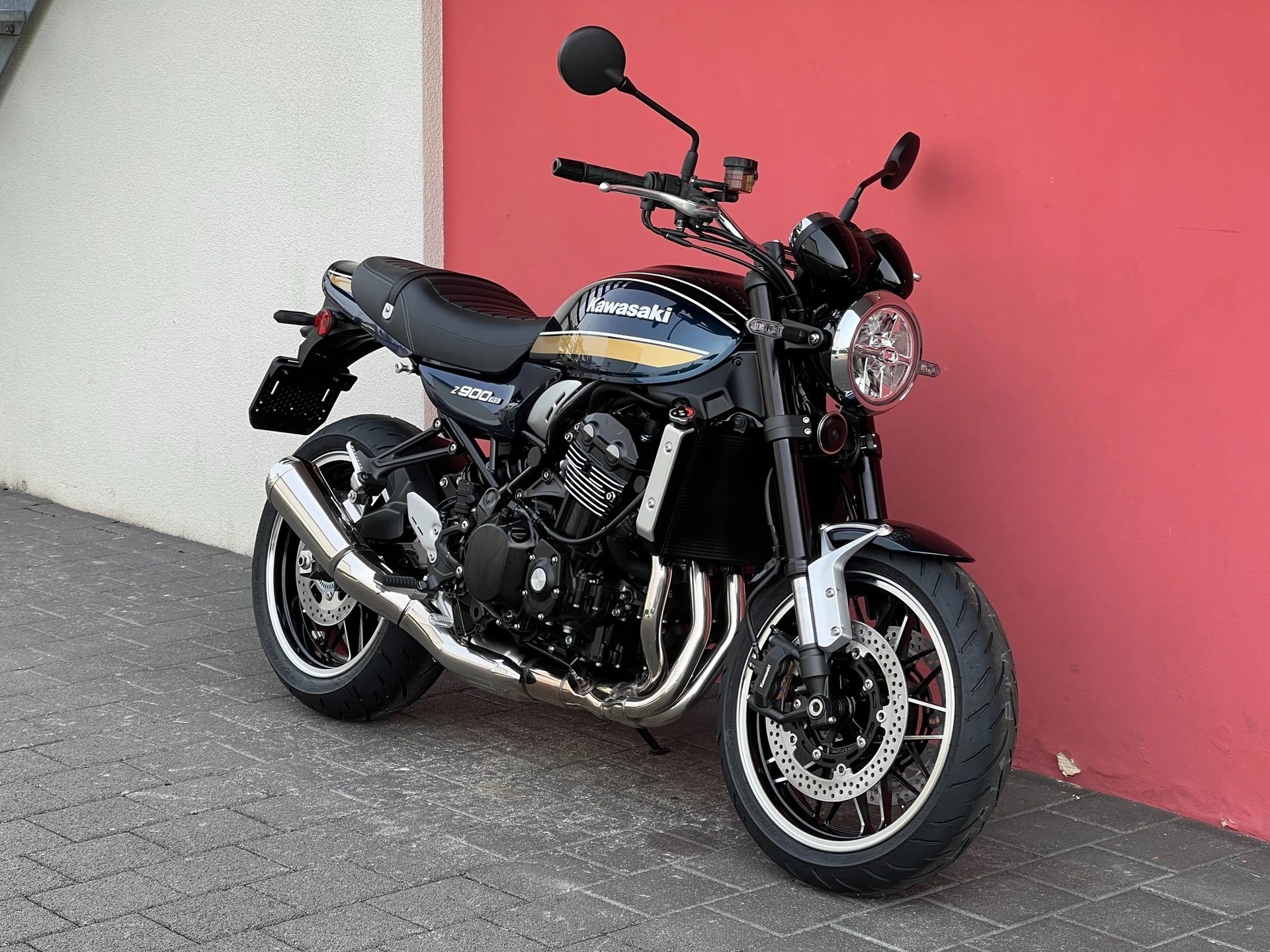 KAWASAKI Z 900 RS - 10