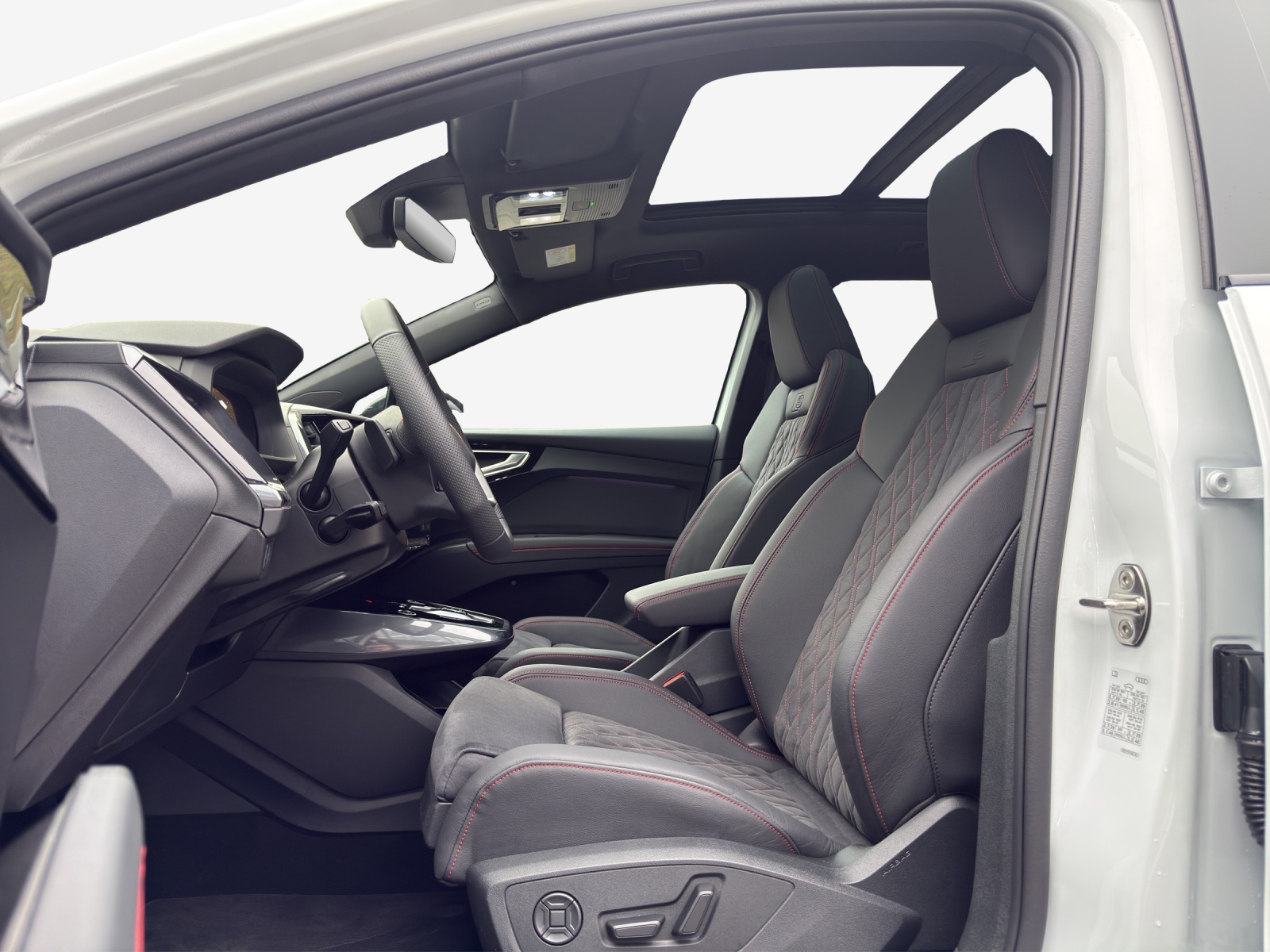 AUDI Q4 e-tron 45 quattro - 8