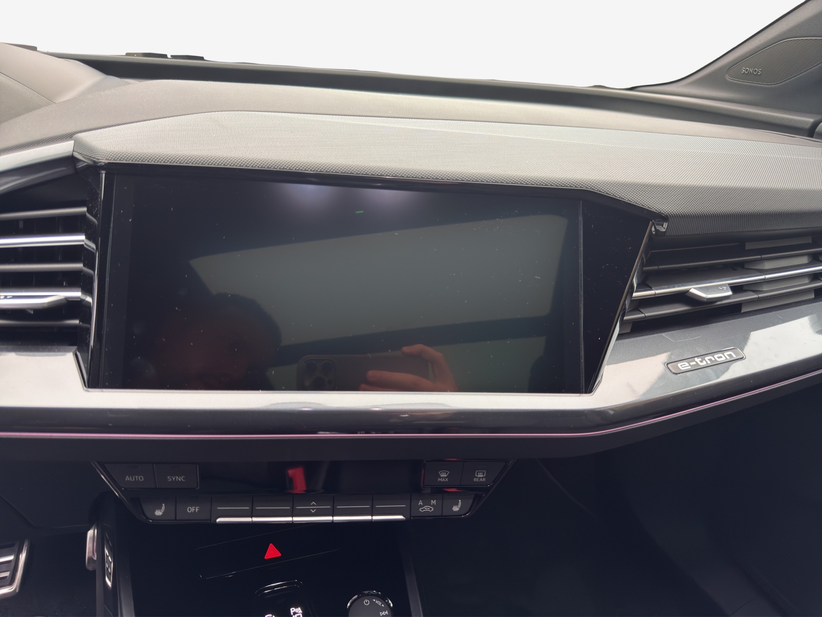 AUDI Q4 e-tron 45 quattro - 11