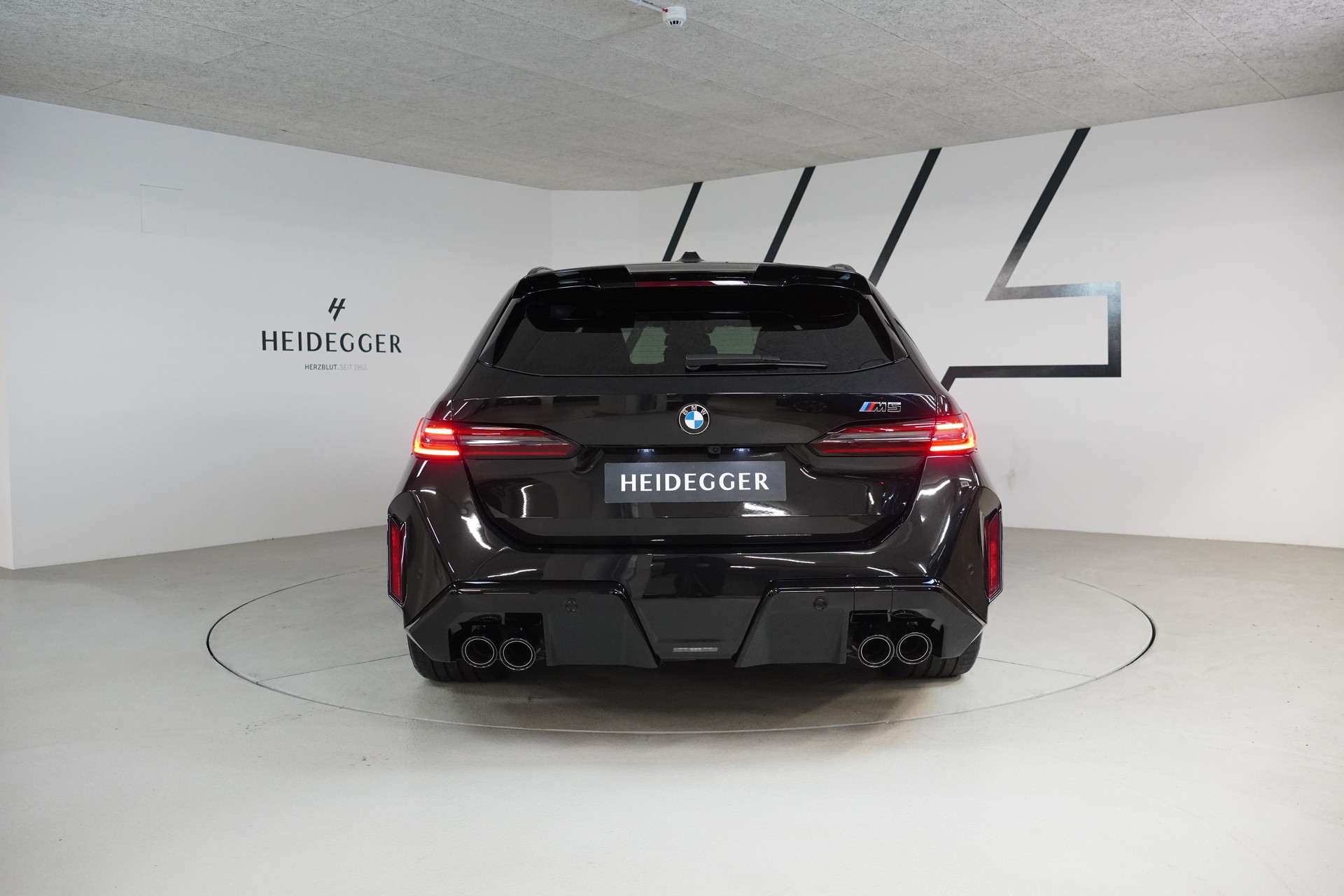 BMW M5 xDrive Touring - 6