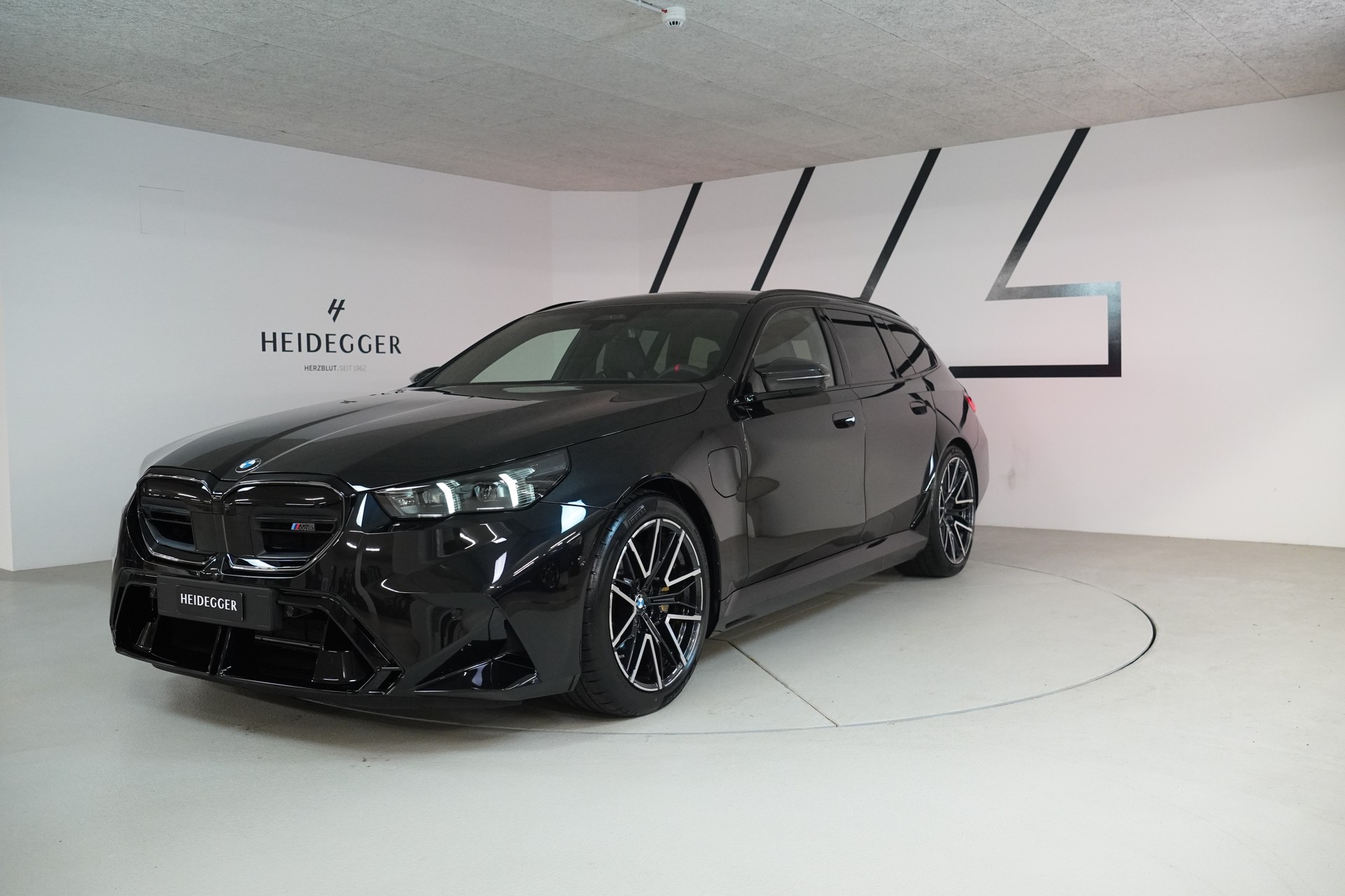 BMW M5 xDrive Touring