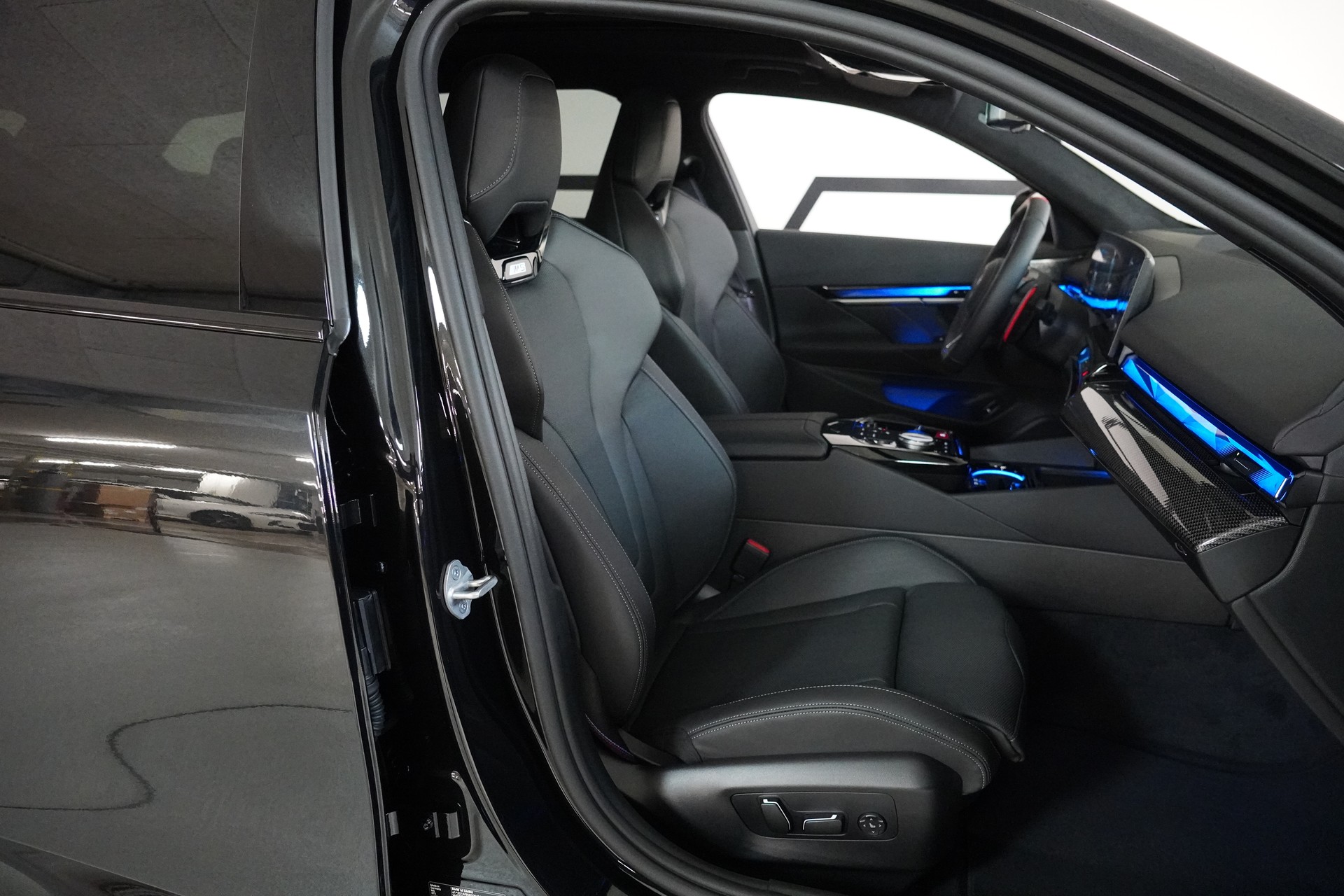 BMW M5 xDrive Touring - 15