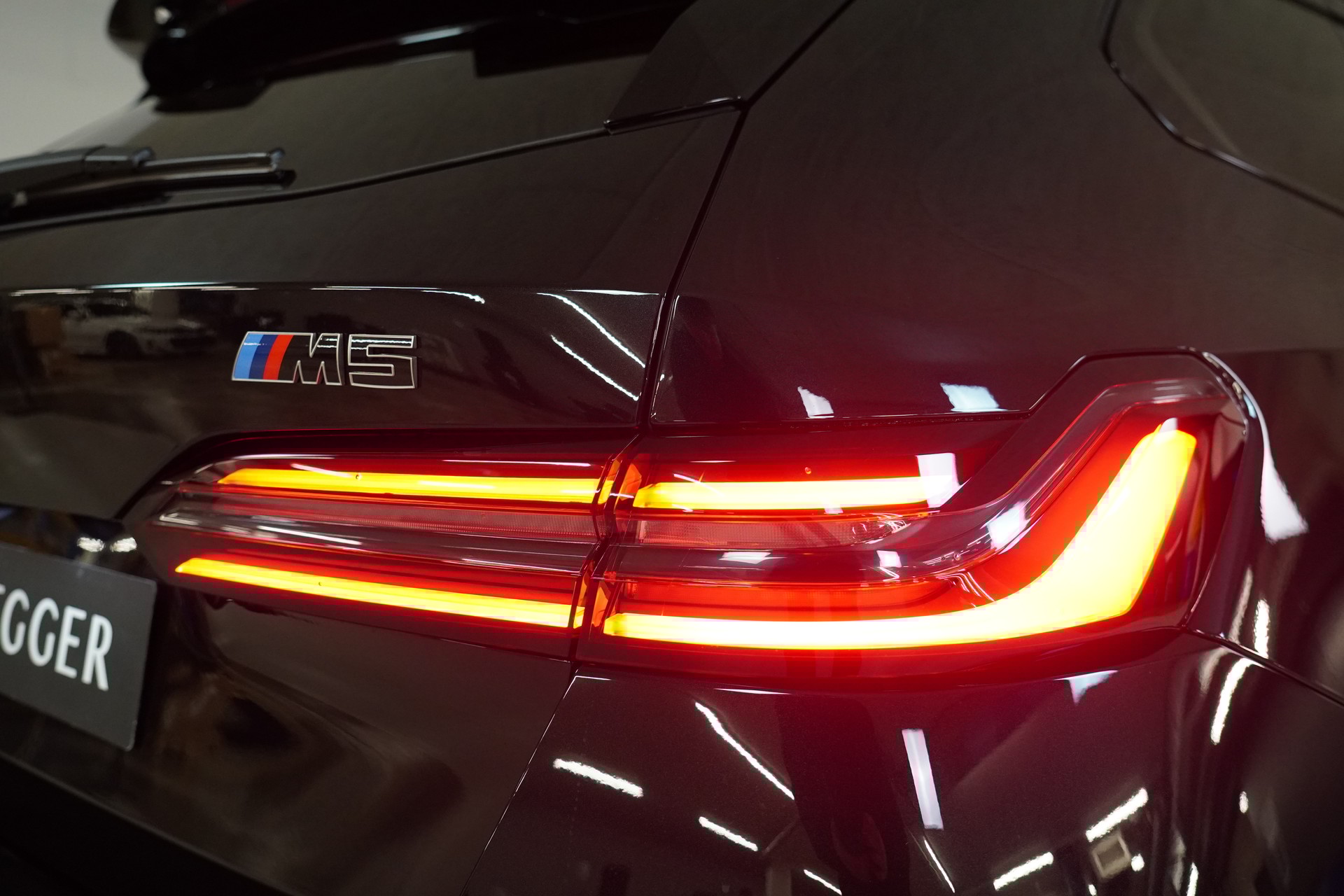 BMW M5 xDrive Touring - 16