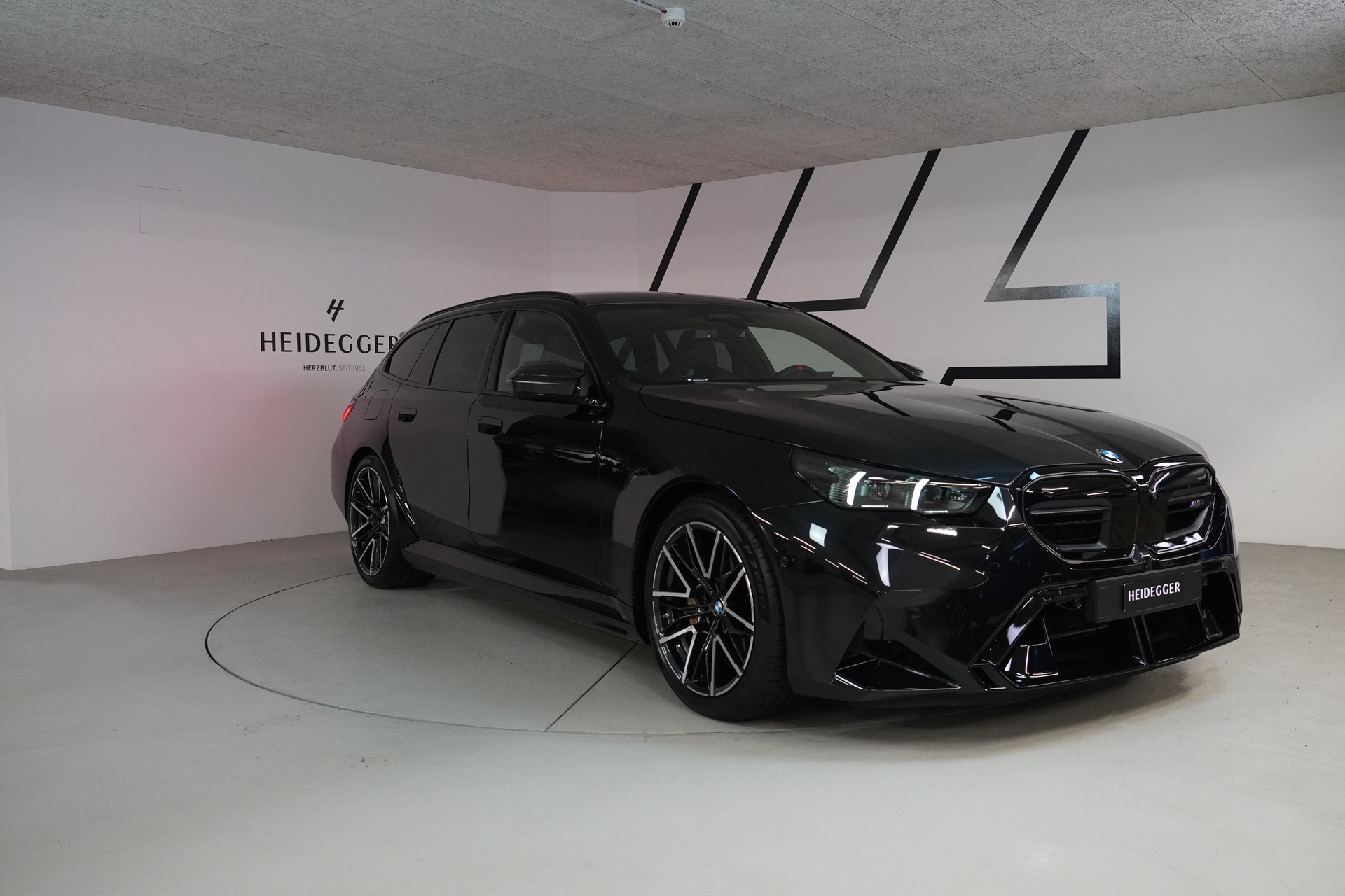 BMW M5 xDrive Touring - 3