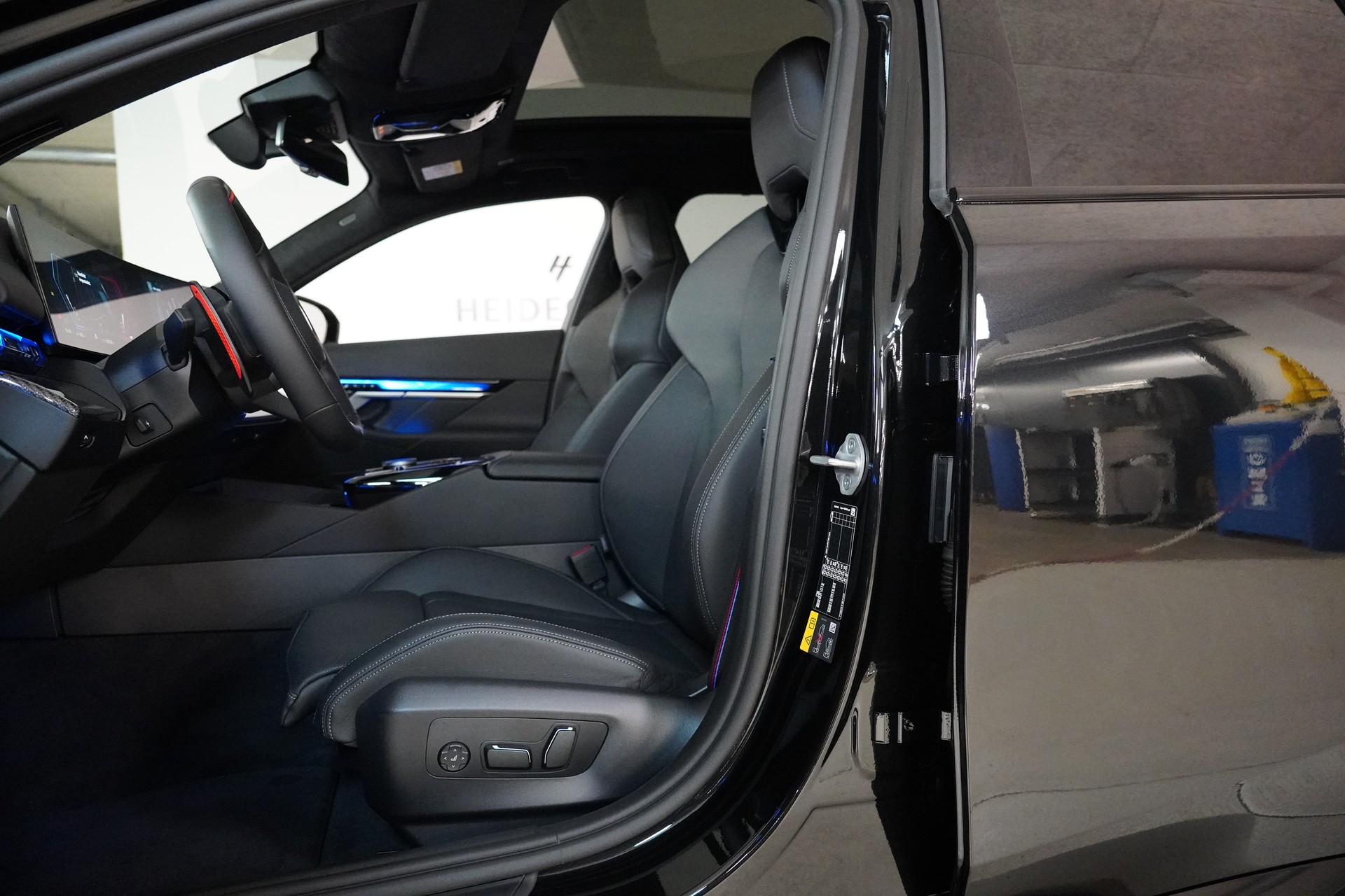 BMW M5 xDrive Touring - 11