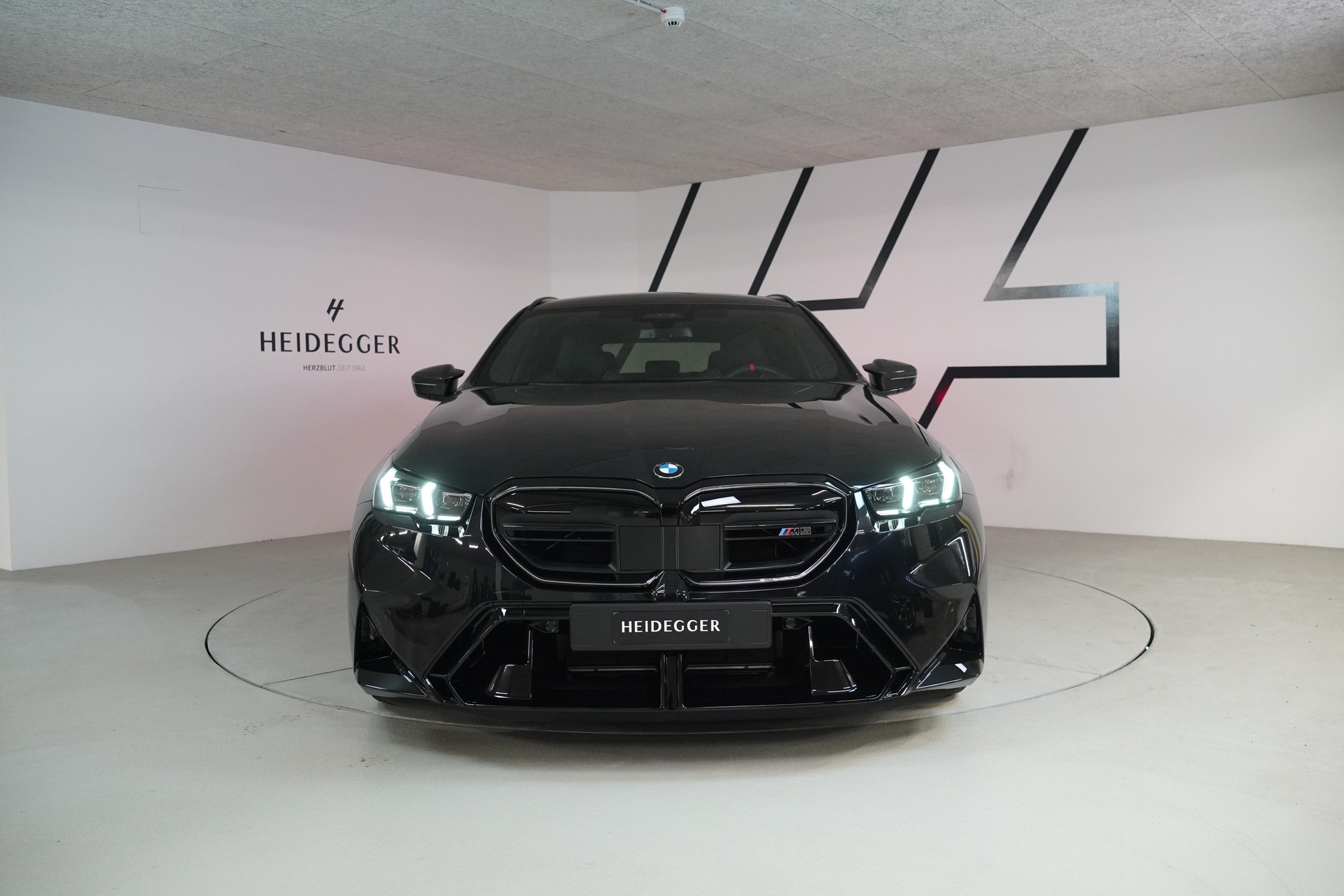 BMW M5 xDrive Touring - 2