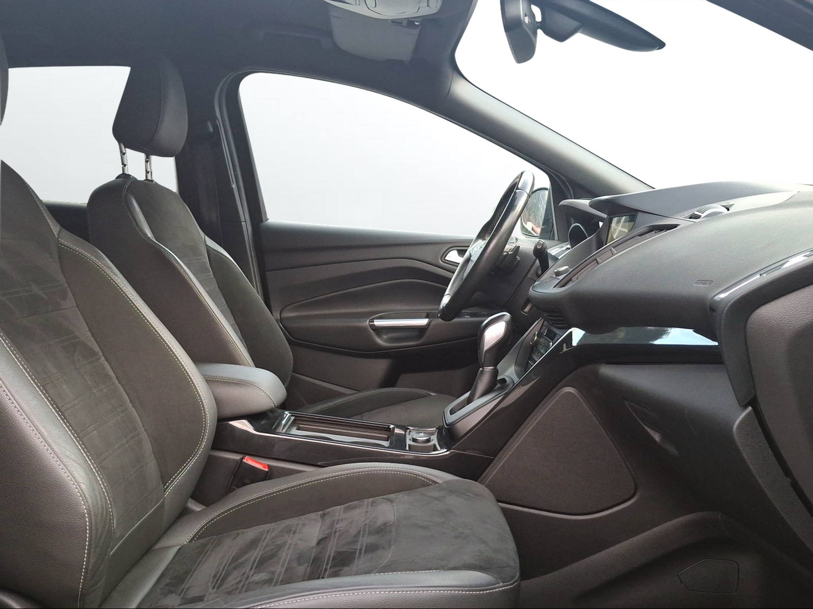 FORD Kuga 2.0 TDCi ST Line High 4WD PowerShift - 11