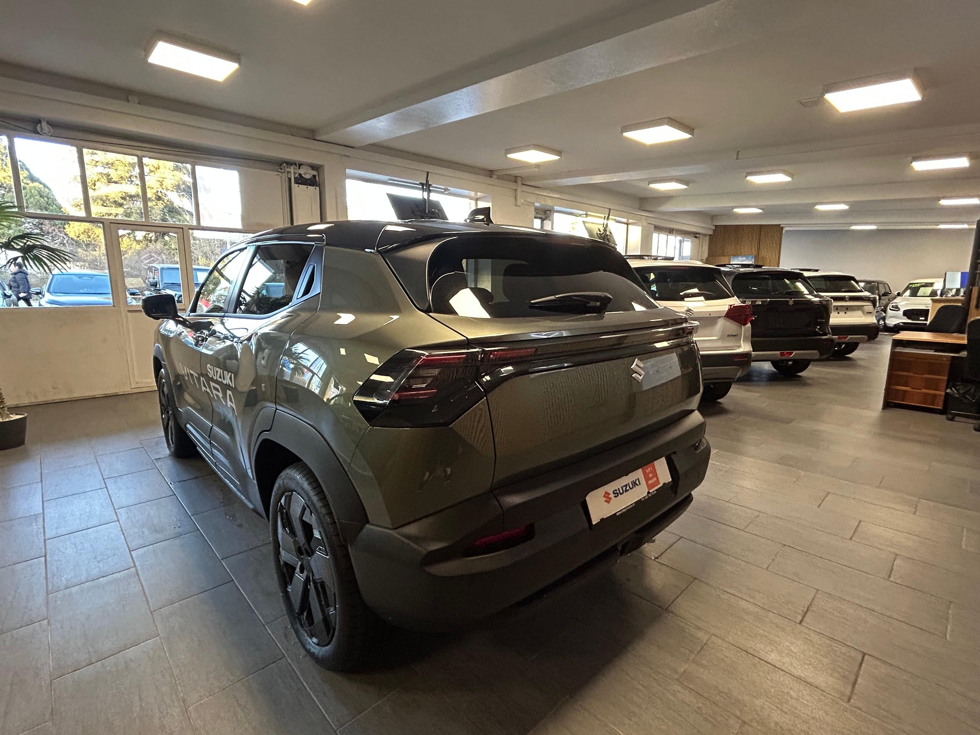 SUZUKI e Vitara Compact Top 4x4 - 6