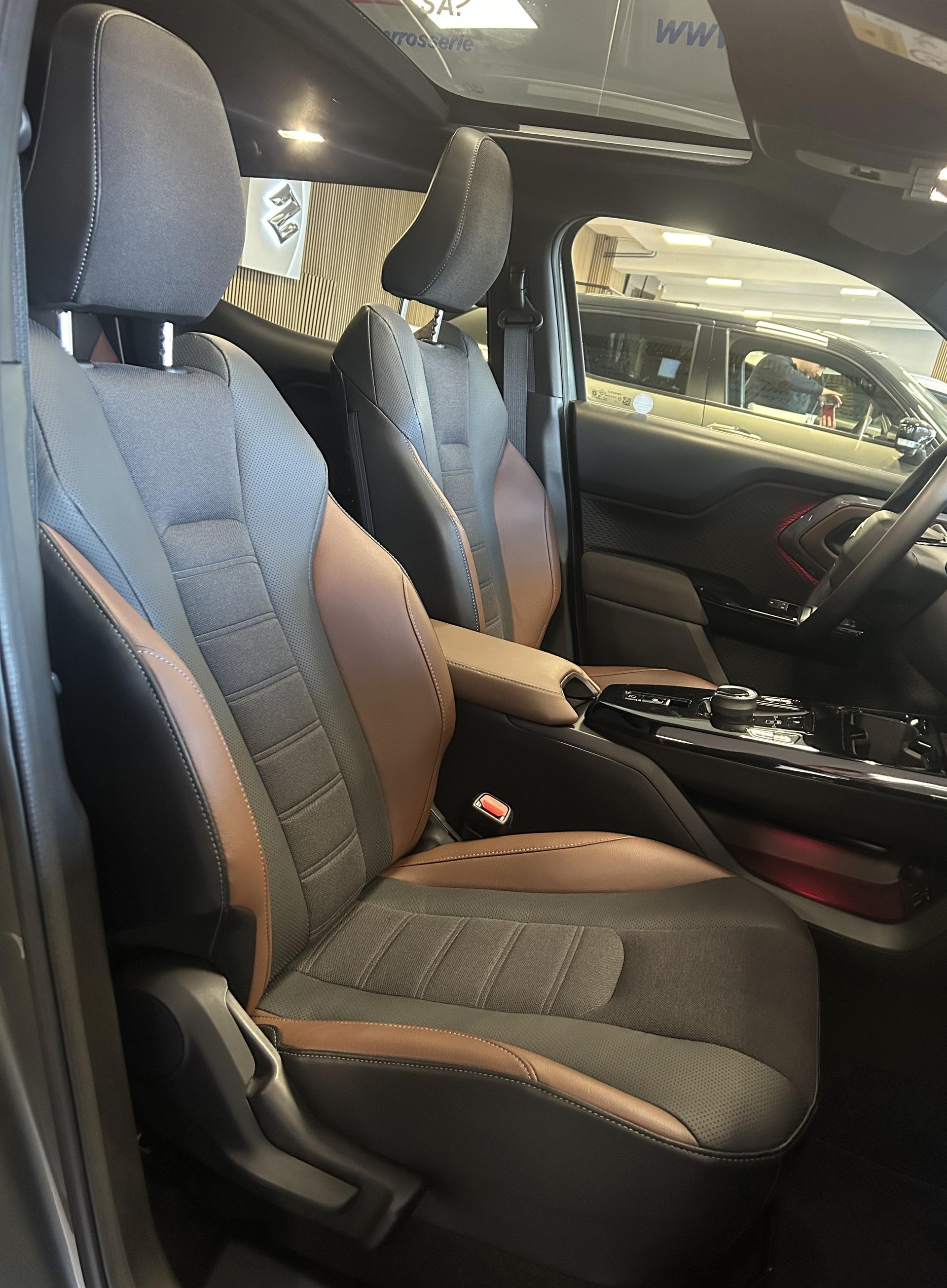 SUZUKI e Vitara Compact Top 4x4 - 18