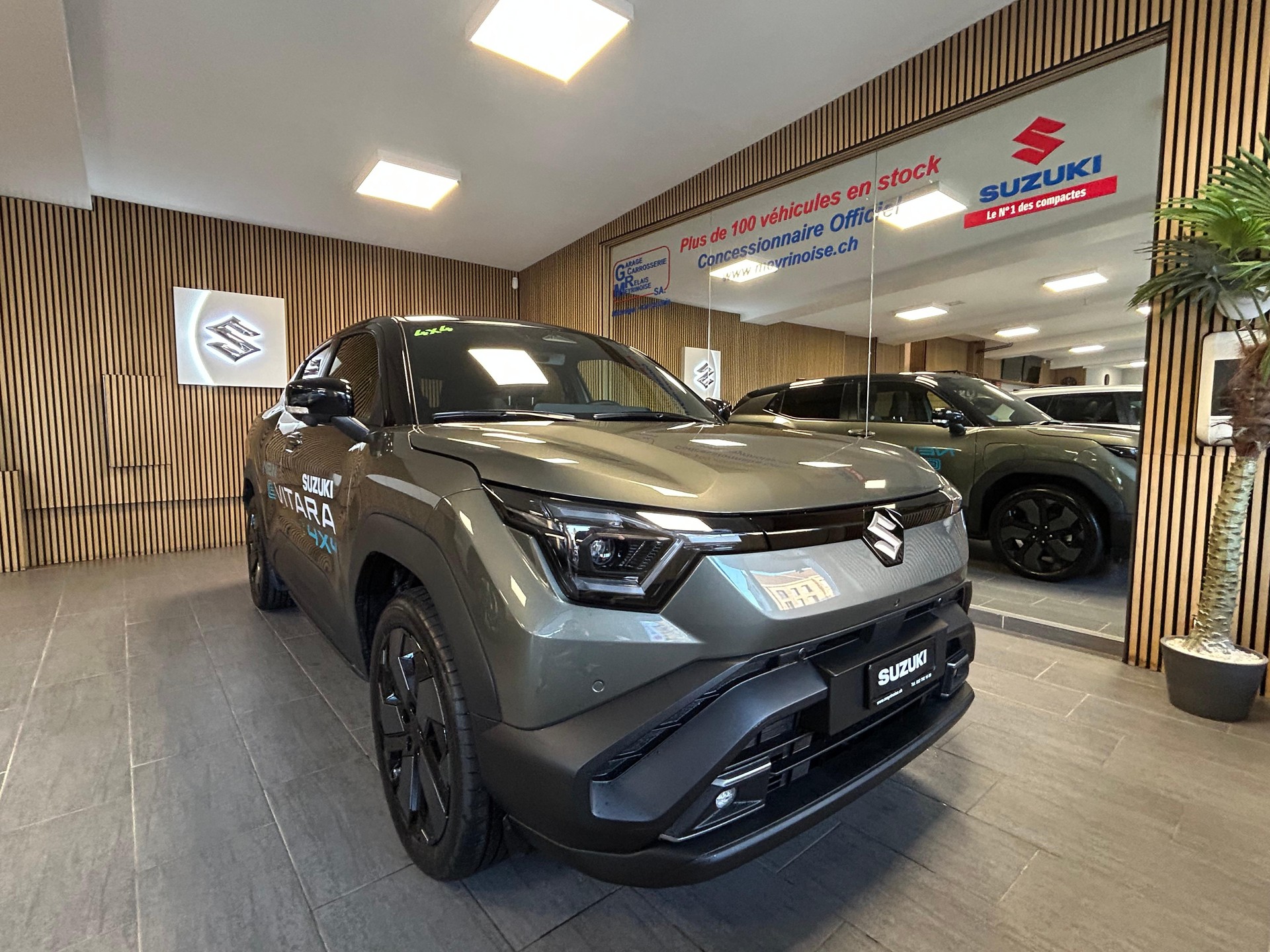 SUZUKI e Vitara Compact Top 4x4 - 3