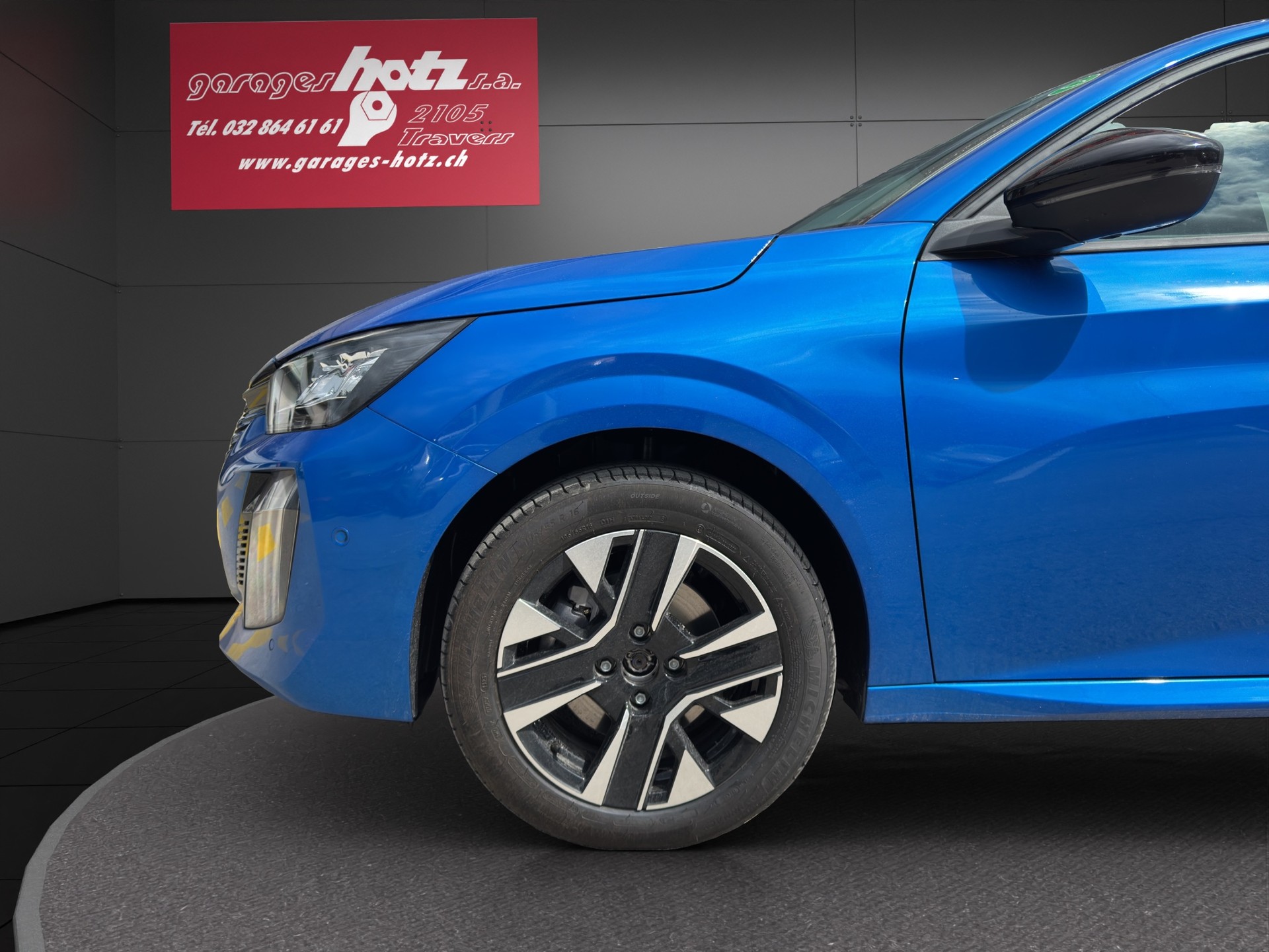 PEUGEOT 208 Allure - 5