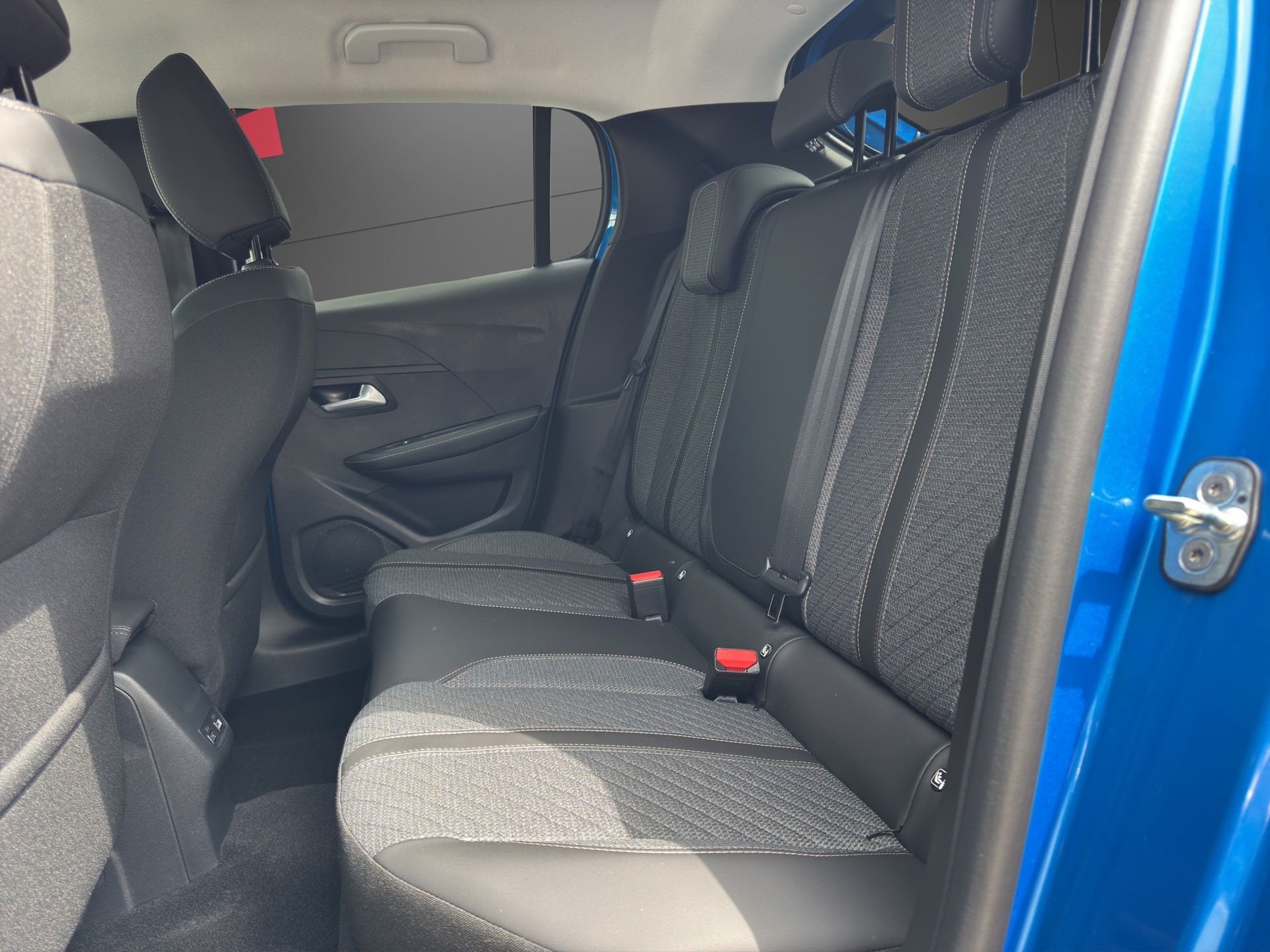 PEUGEOT 208 Allure - 7