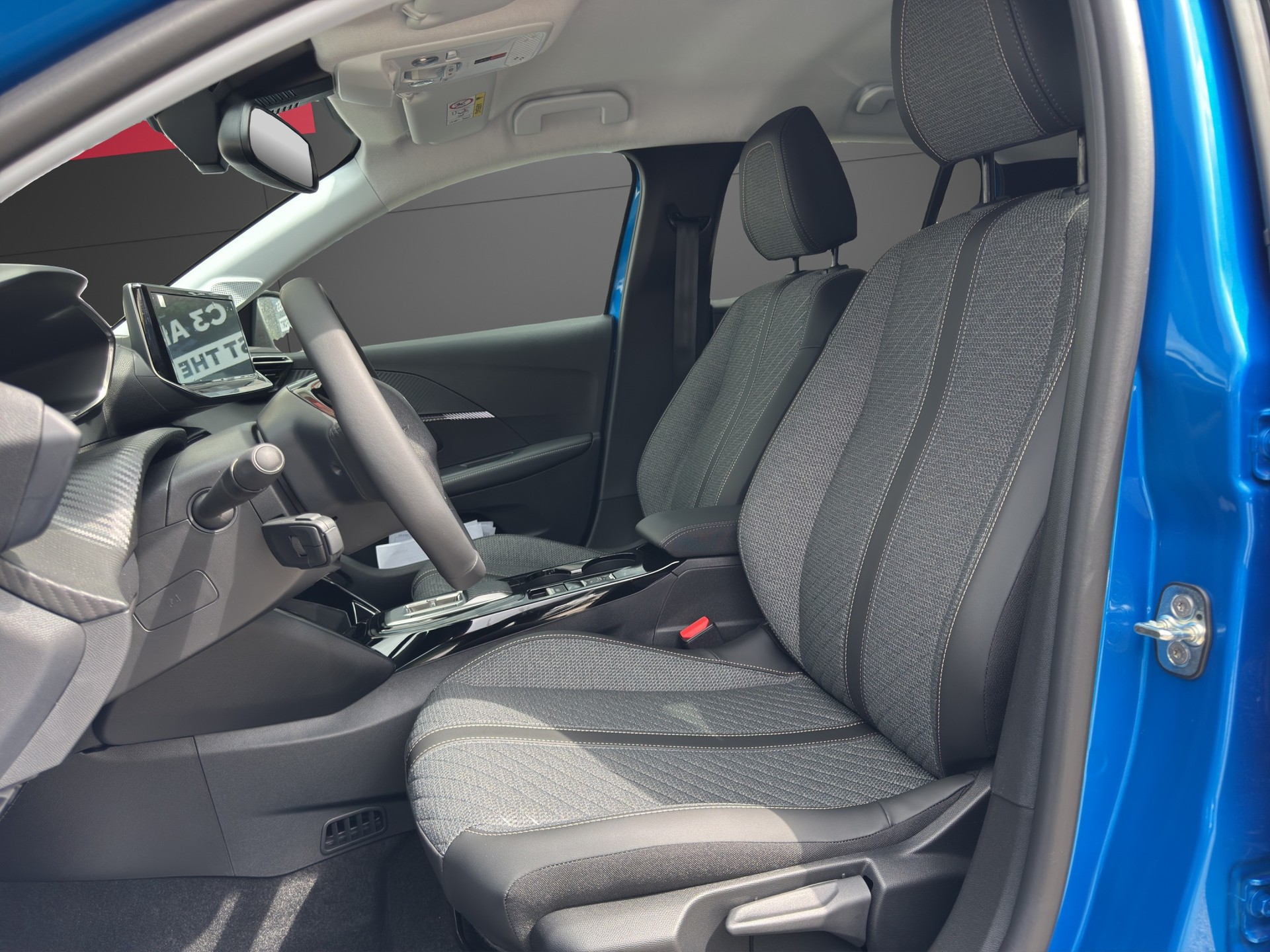 PEUGEOT 208 Allure - 6