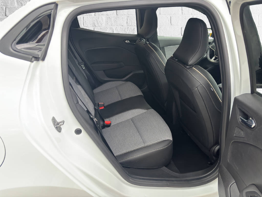RENAULT Clio 1.6 E-Tech techno - 8