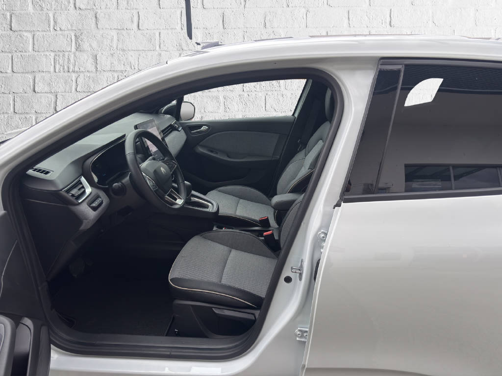 RENAULT Clio 1.6 E-Tech techno - 6
