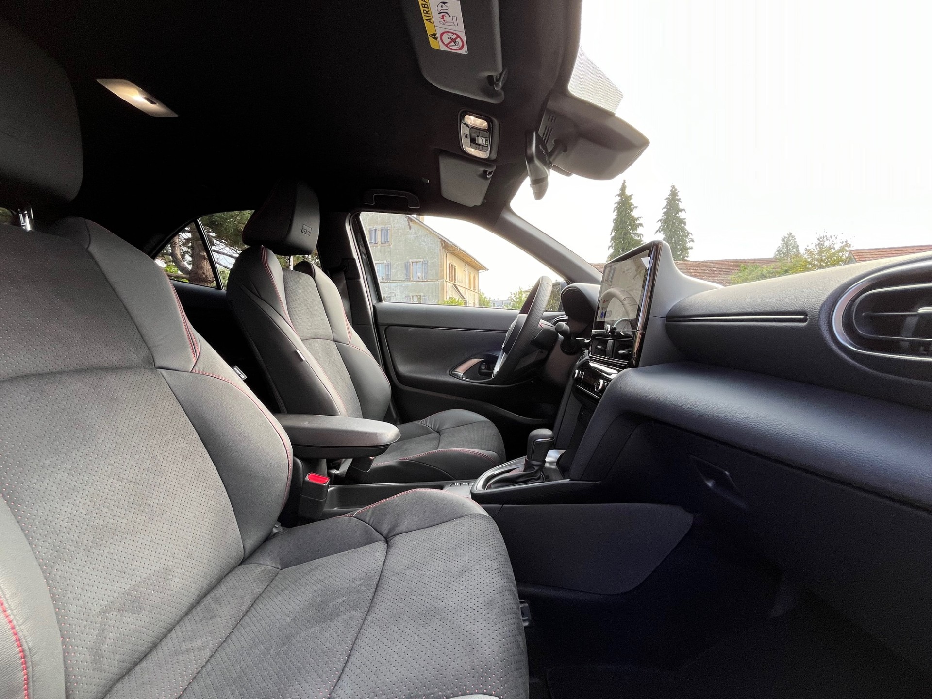 TOYOTA Yaris Cross 1.5 GR Sport e-CVT - 9