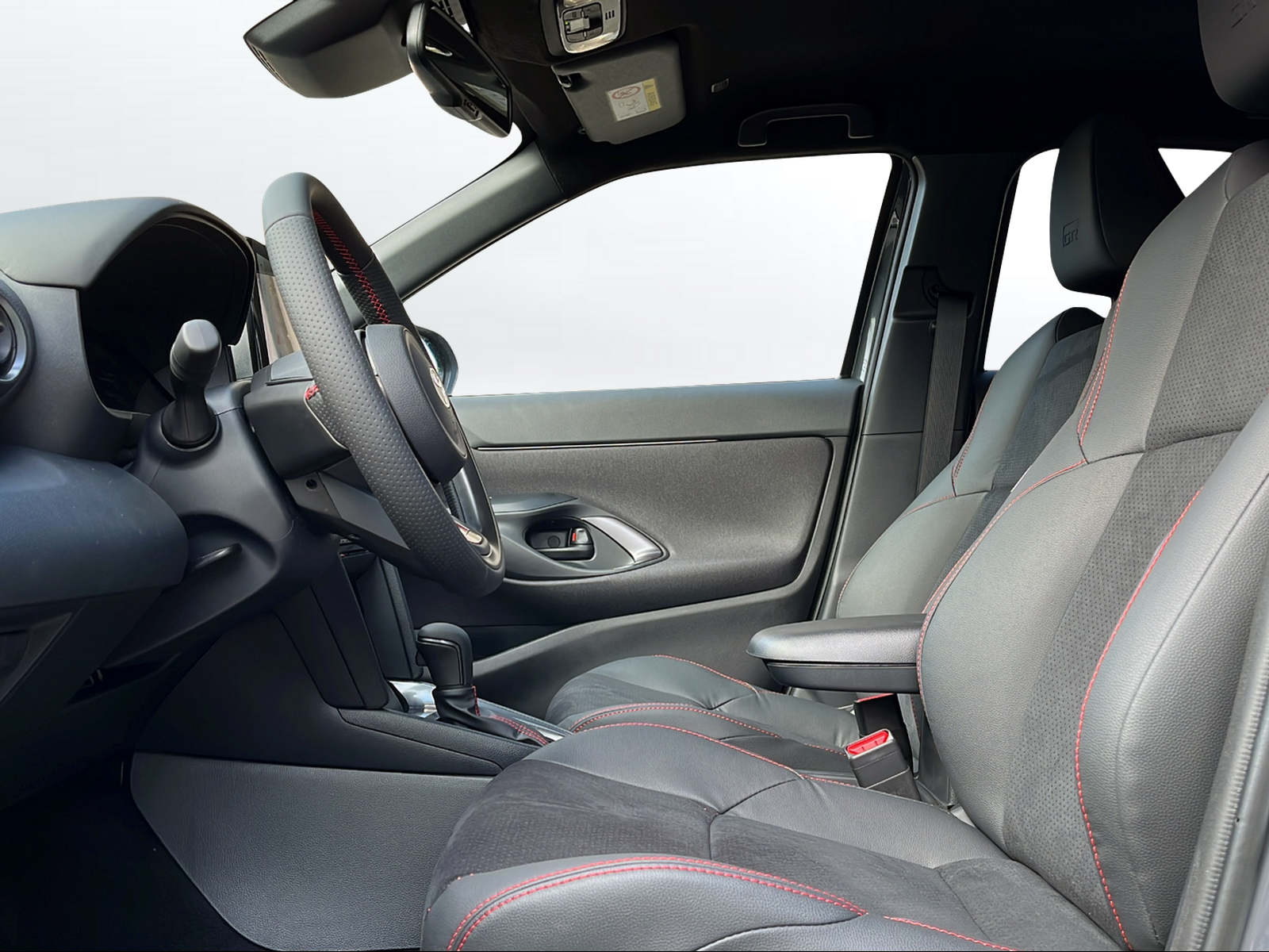 TOYOTA Yaris Cross 1.5 GR Sport e-CVT - 7