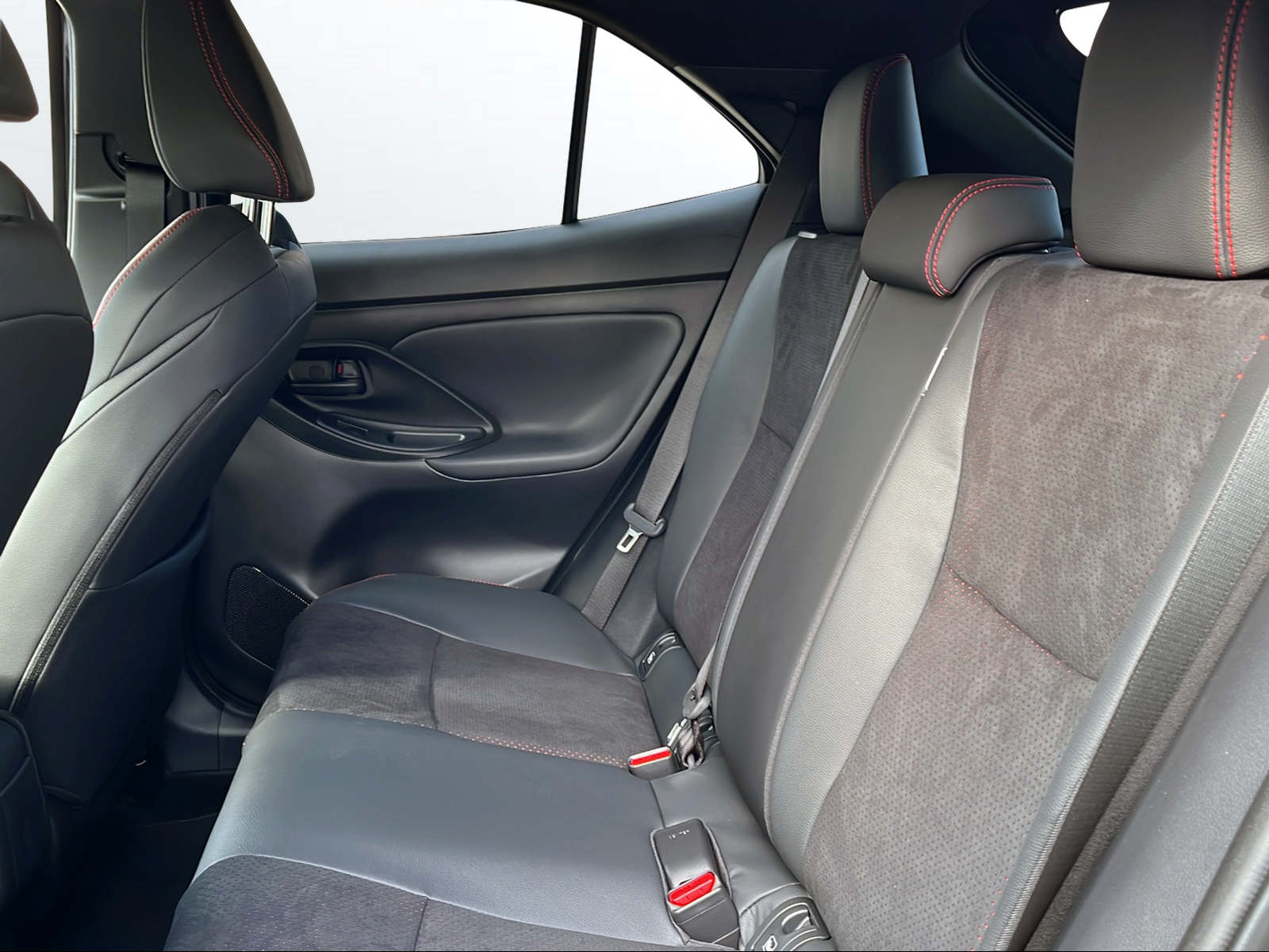 TOYOTA Yaris Cross 1.5 GR Sport e-CVT - 10