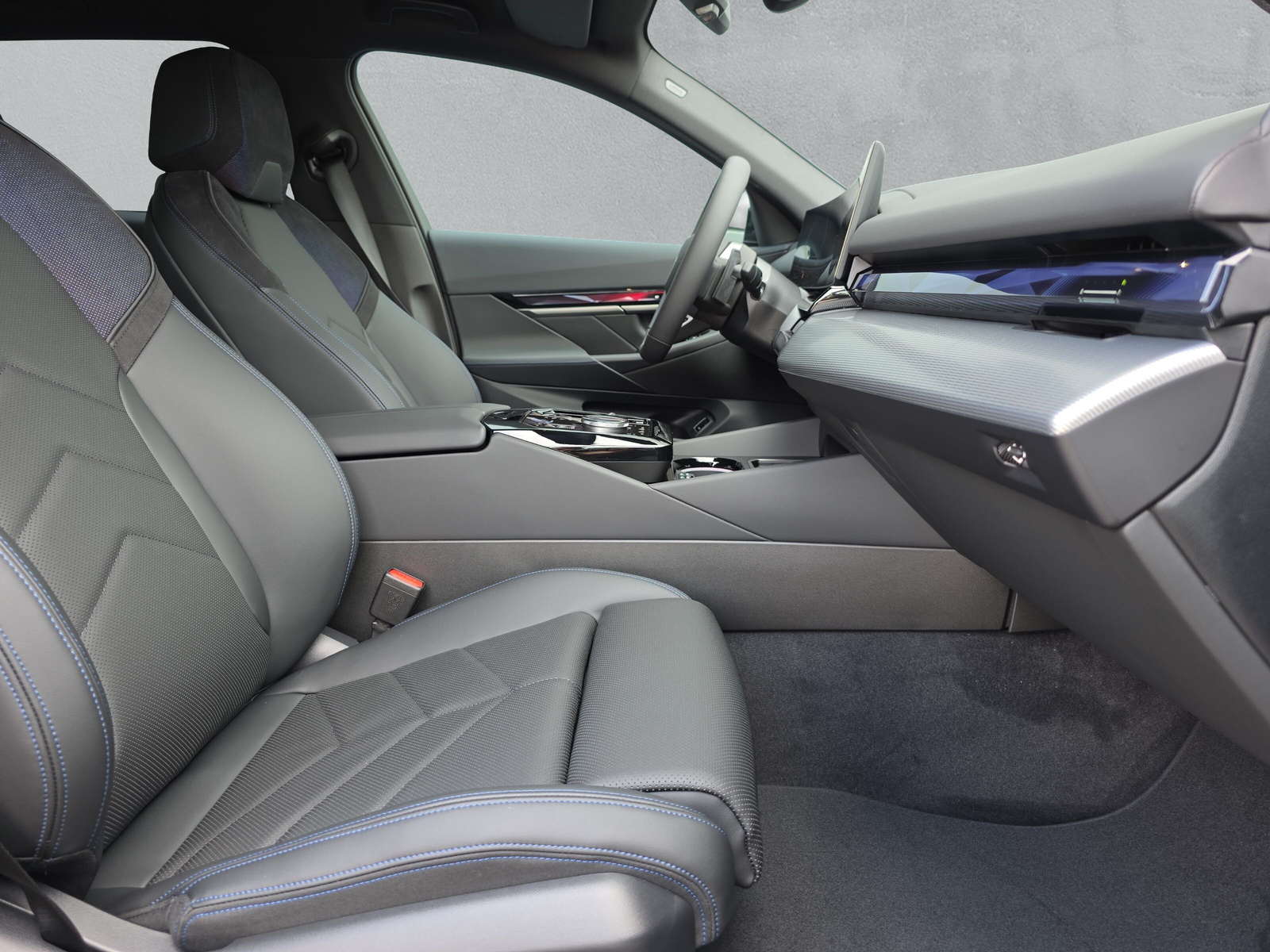 BMW 530e xDrive Touring M Sport Steptronic - 14