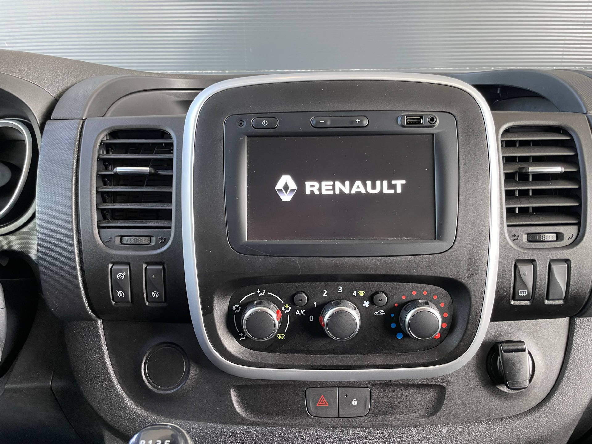 RENAULT Trafic Kaw. 3.0 t L1 H1 2.0 dCi 120 Business-9